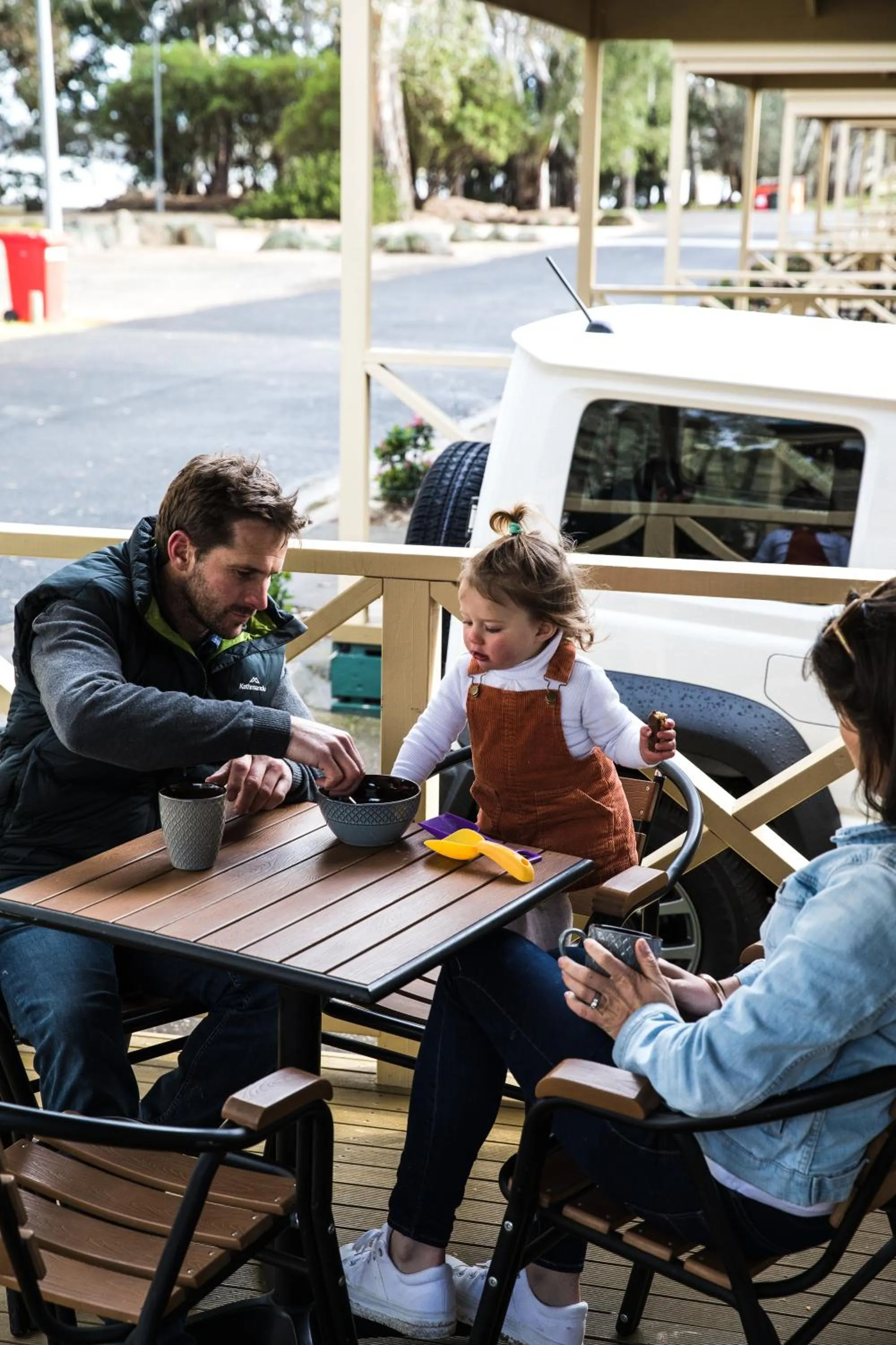 People in Lake Fyans Holiday Park