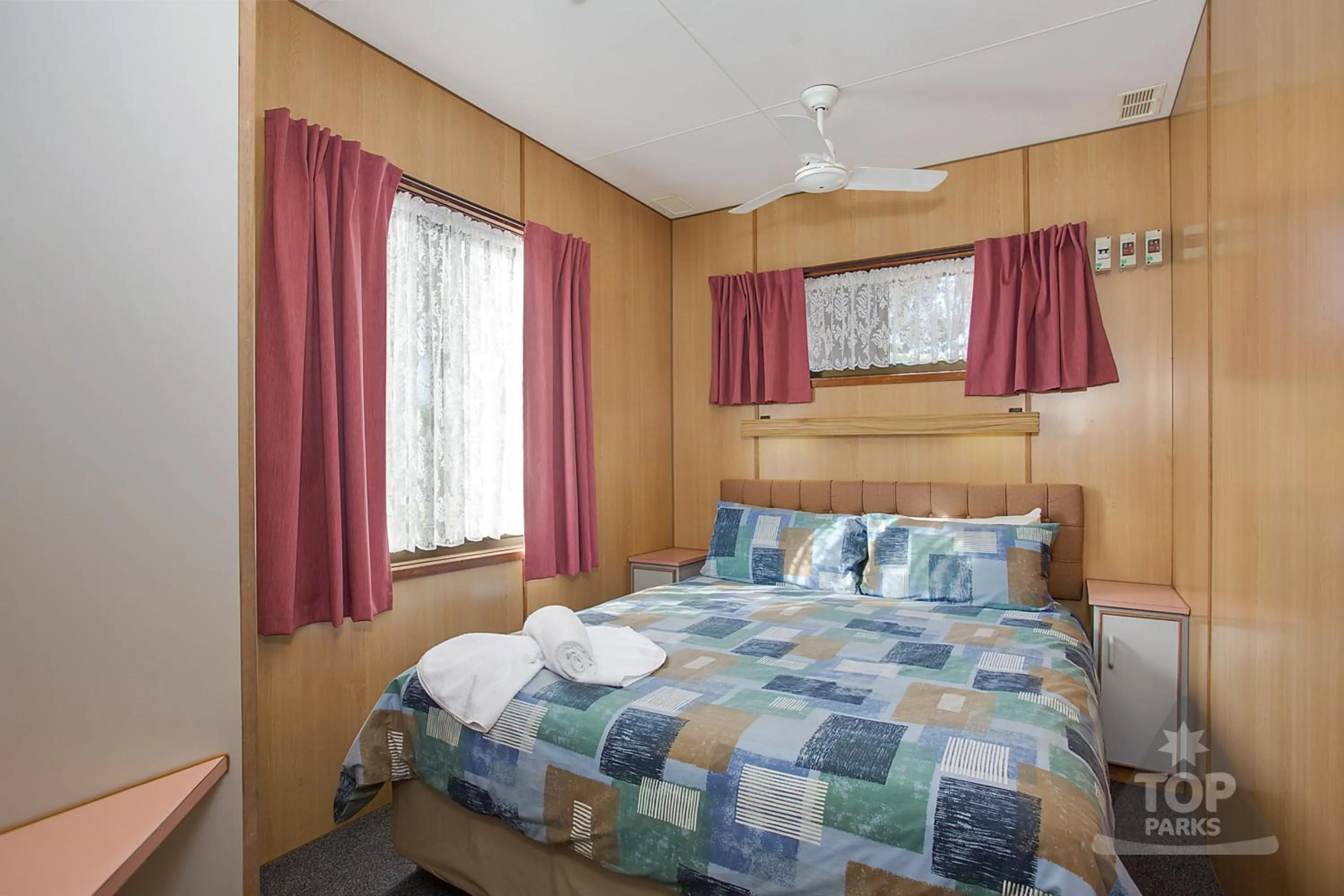 Bedroom, Bed in Lake Fyans Holiday Park