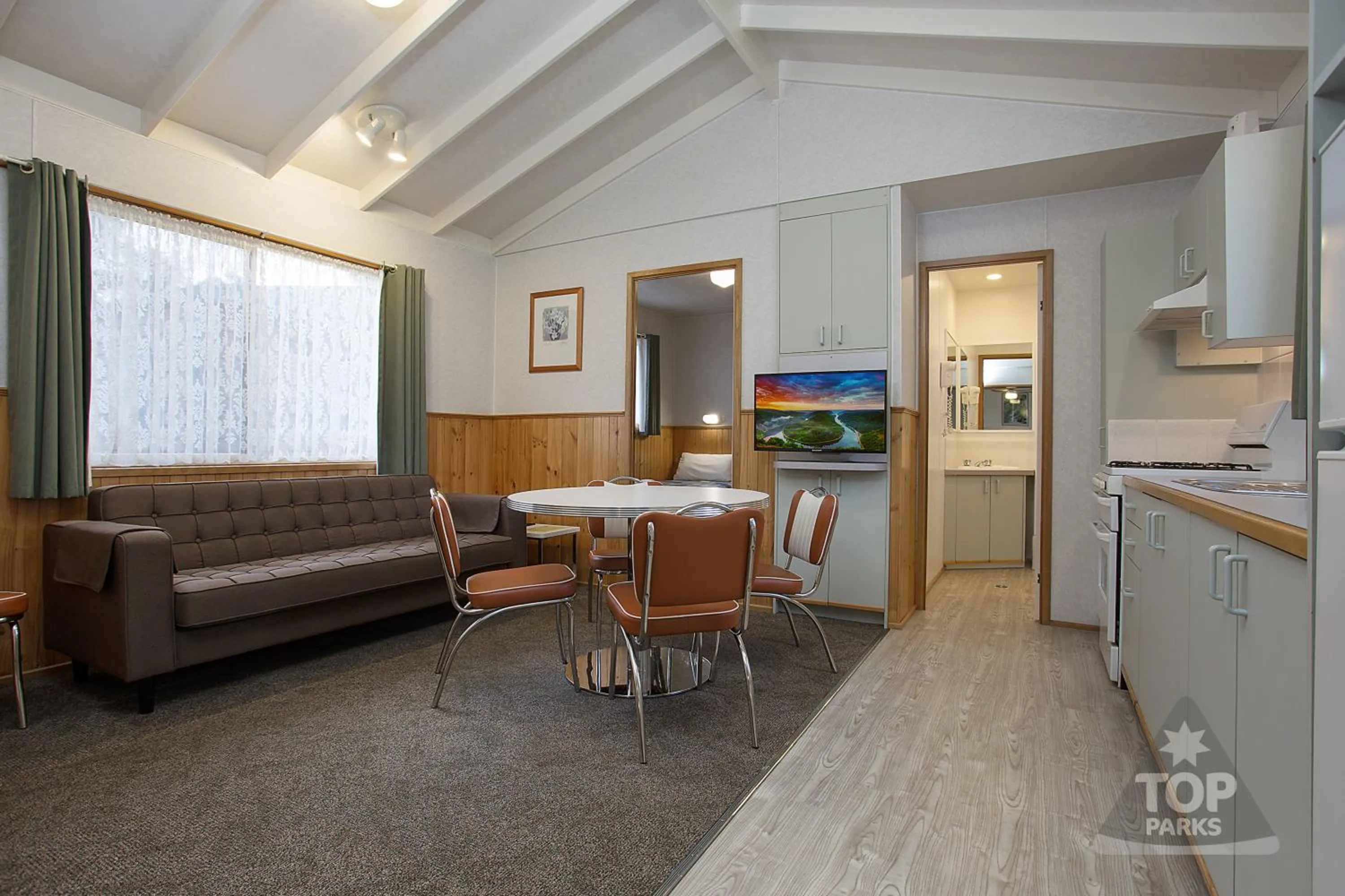 Photo of the whole room in Lake Fyans Holiday Park