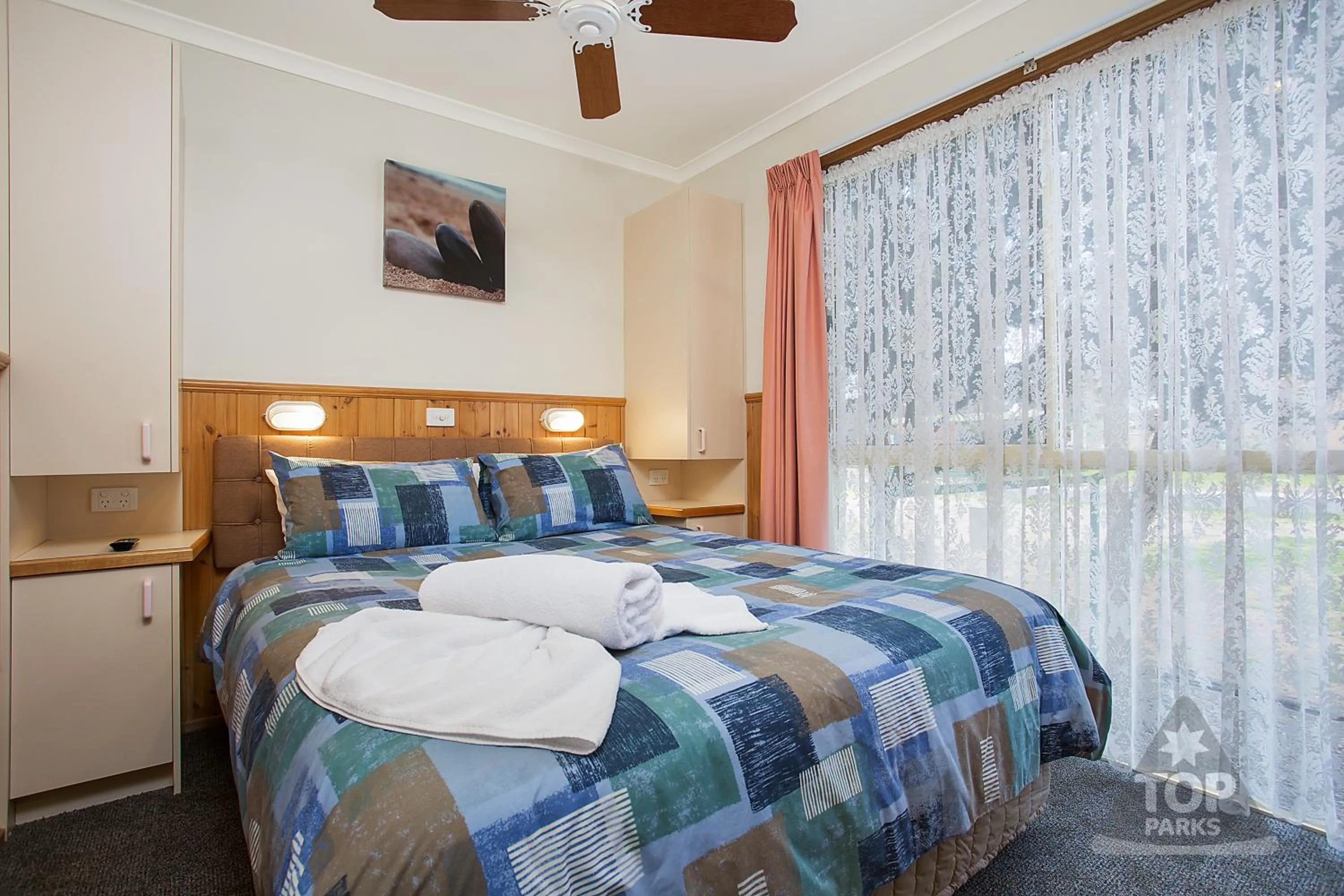 Bedroom, Bed in Lake Fyans Holiday Park