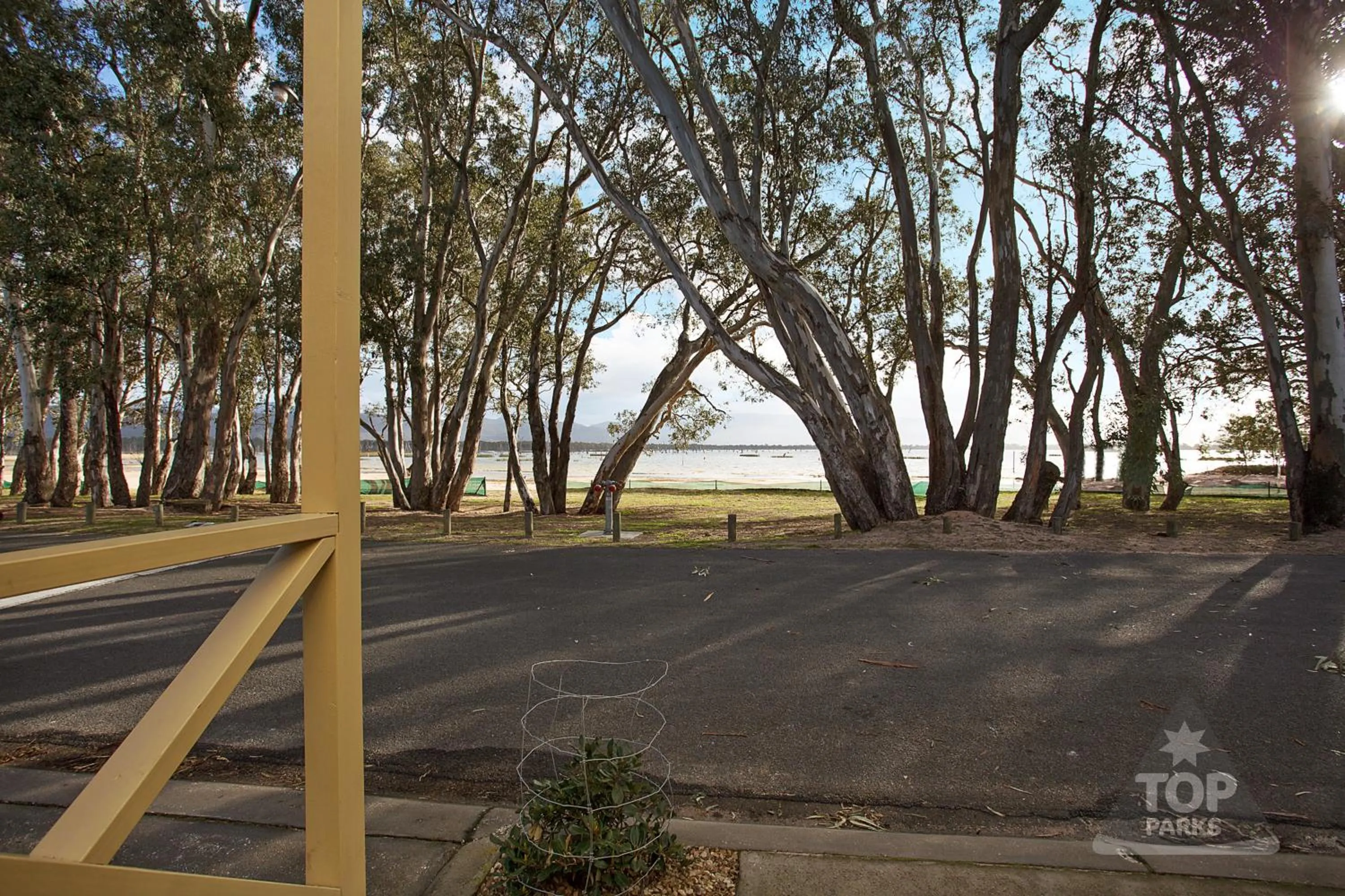 Lake view in Lake Fyans Holiday Park