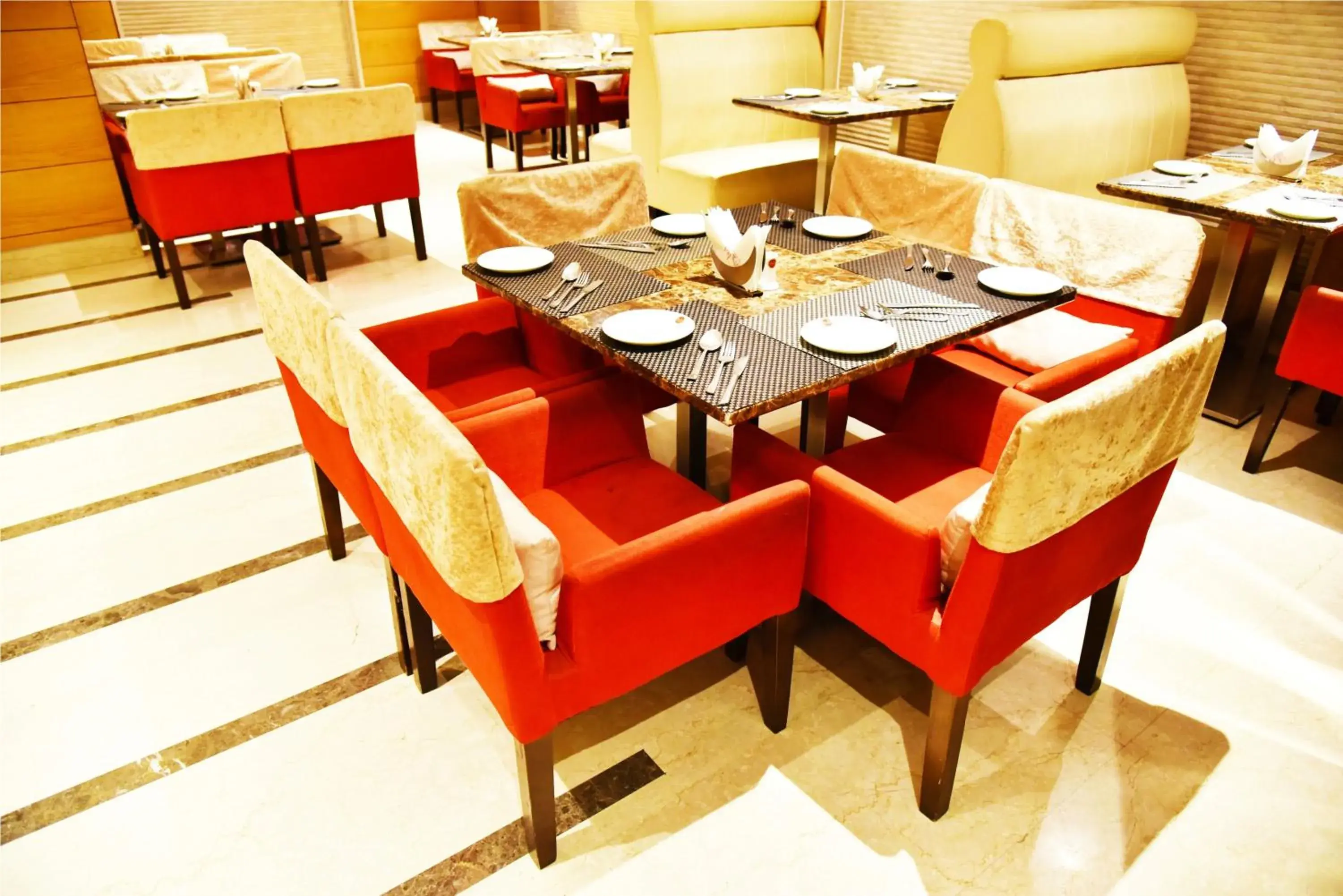 Restaurant/places to eat in Hotel Sawera Grand Near Golden Temple Restaurant/places to eat in Hotel Sawera Grand Near Golden Temple