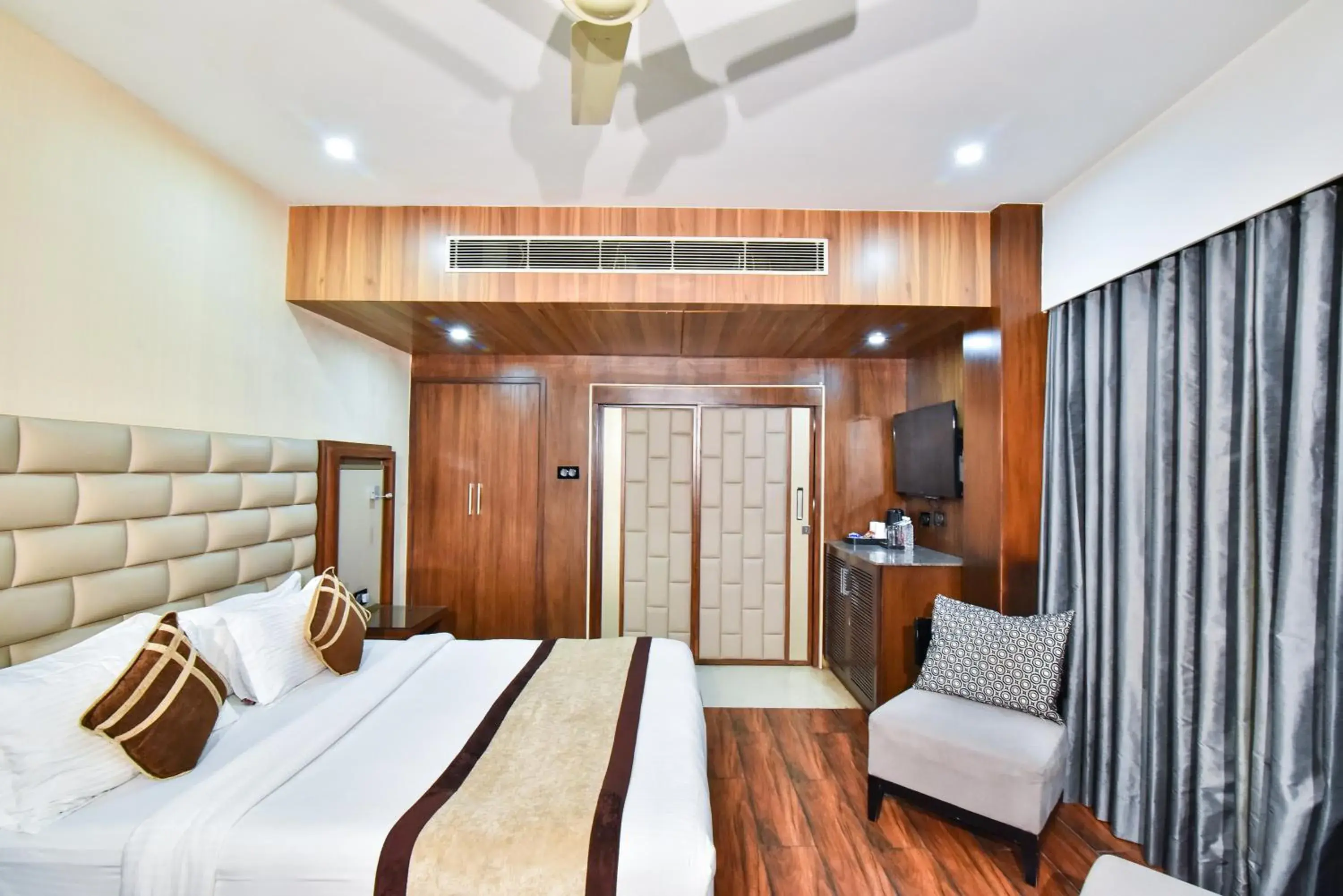 View (from property/room), Bed in Hotel Sawera Grand Near Golden Temple View (from property/room), Bed in Hotel Sawera Grand Near Golden Temple