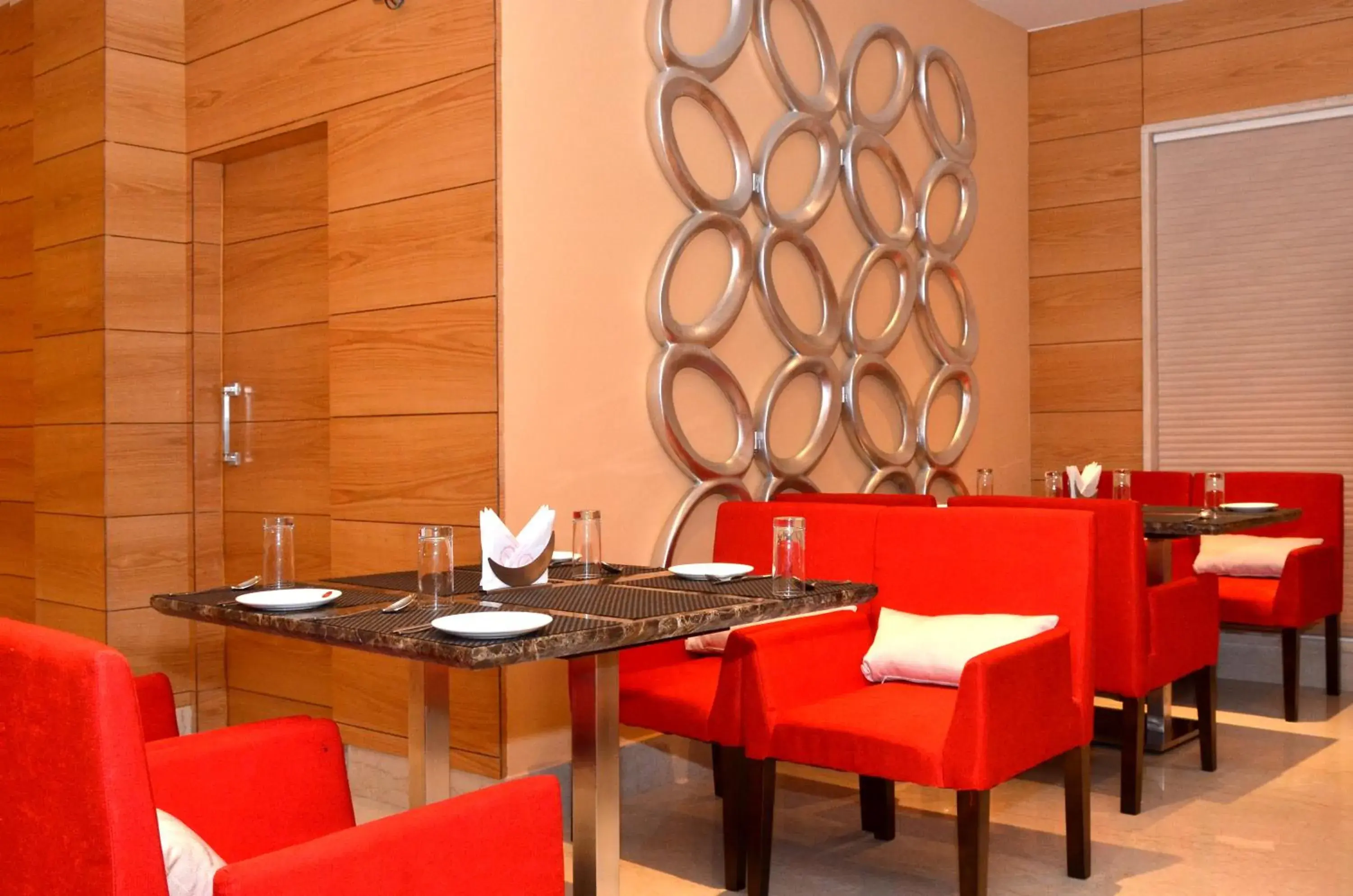 Restaurant/places to eat in Hotel Sawera Grand Near Golden Temple Restaurant/places to eat in Hotel Sawera Grand Near Golden Temple