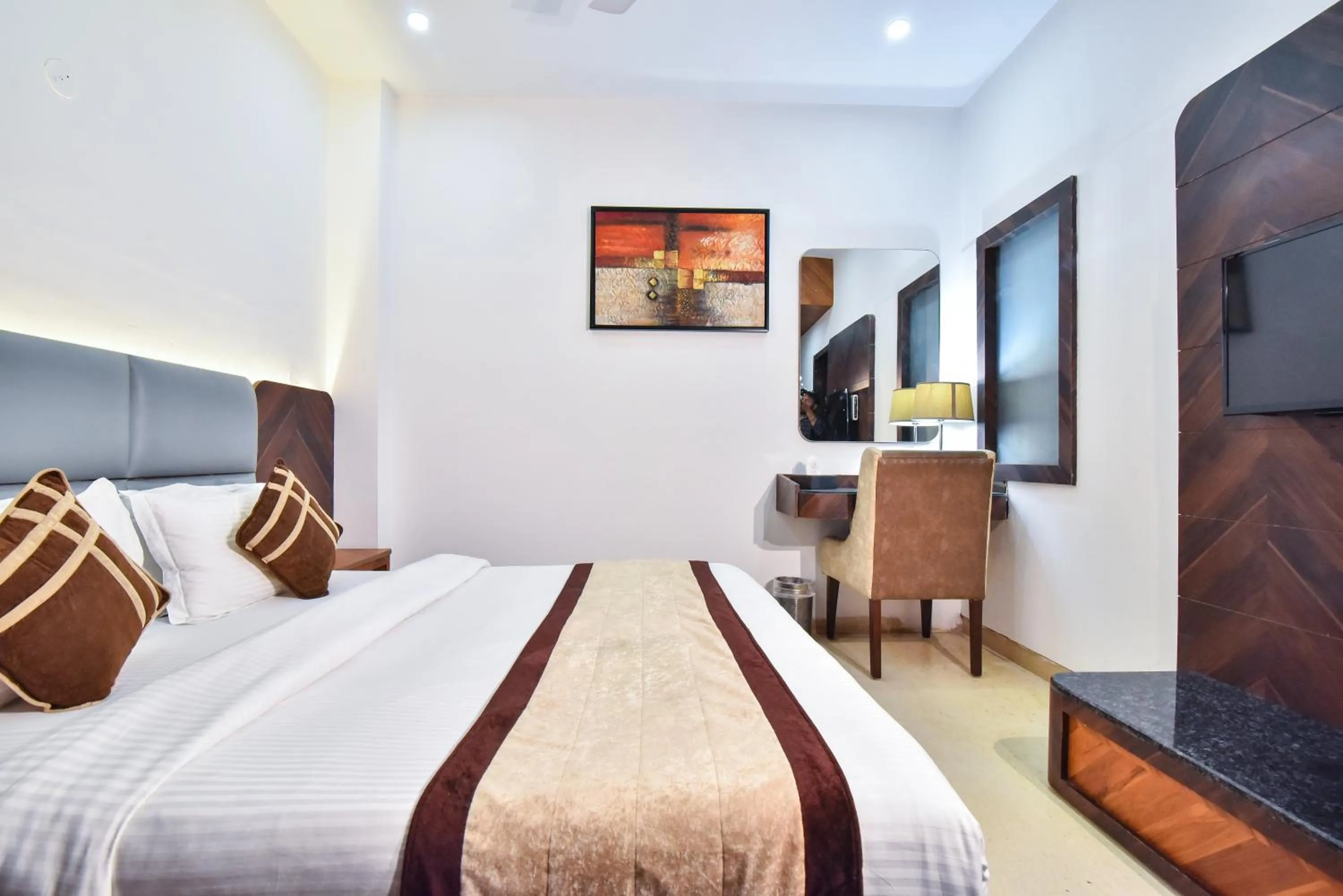 Bed in Hotel Sawera Grand Near Golden Temple