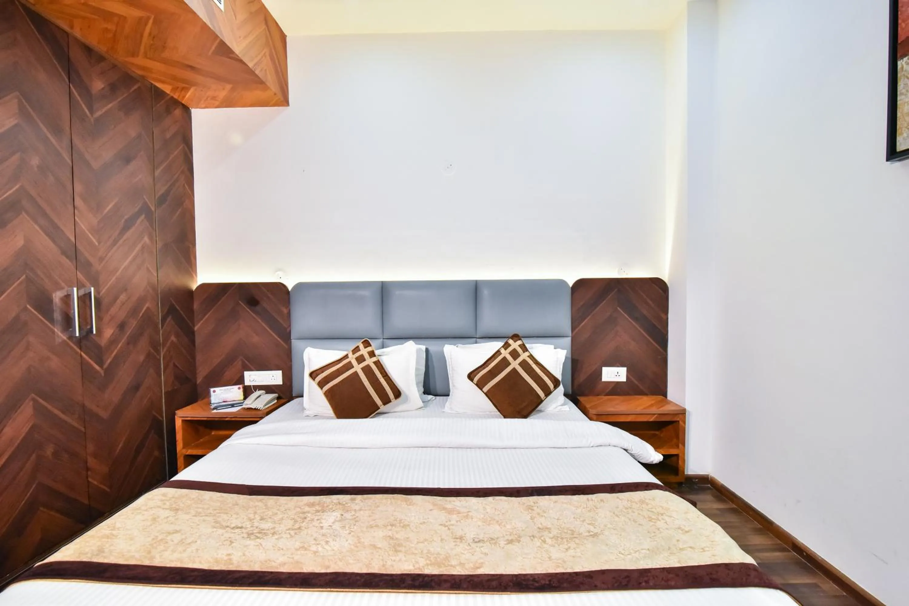 Bed in Hotel Sawera Grand Near Golden Temple