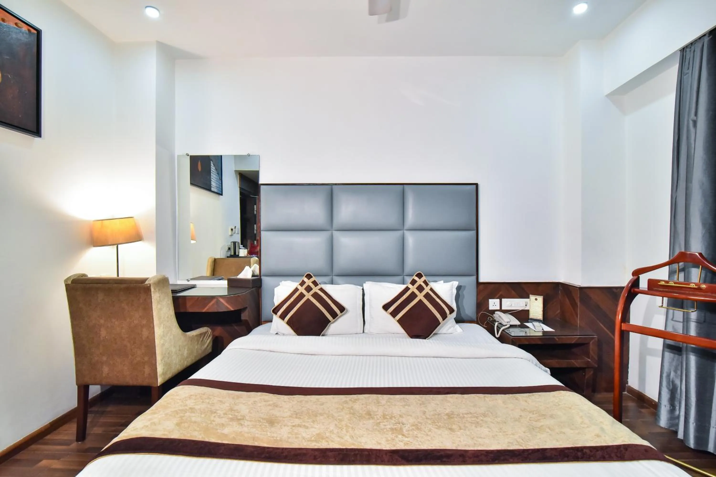 Seating area, Bed in Hotel Sawera Grand Near Golden Temple