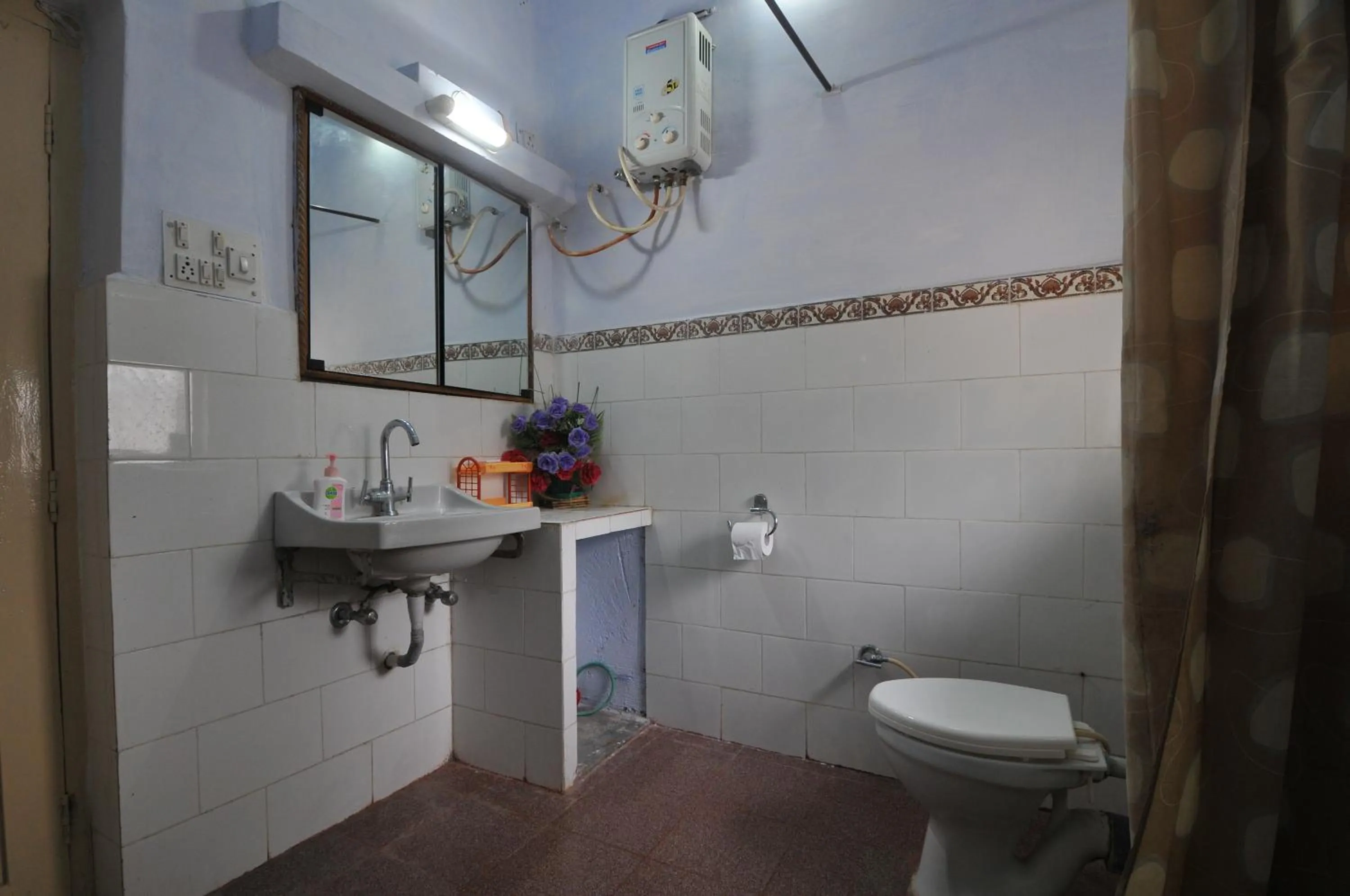 Economy Double Room (Brown) in Jheelam Homestay
