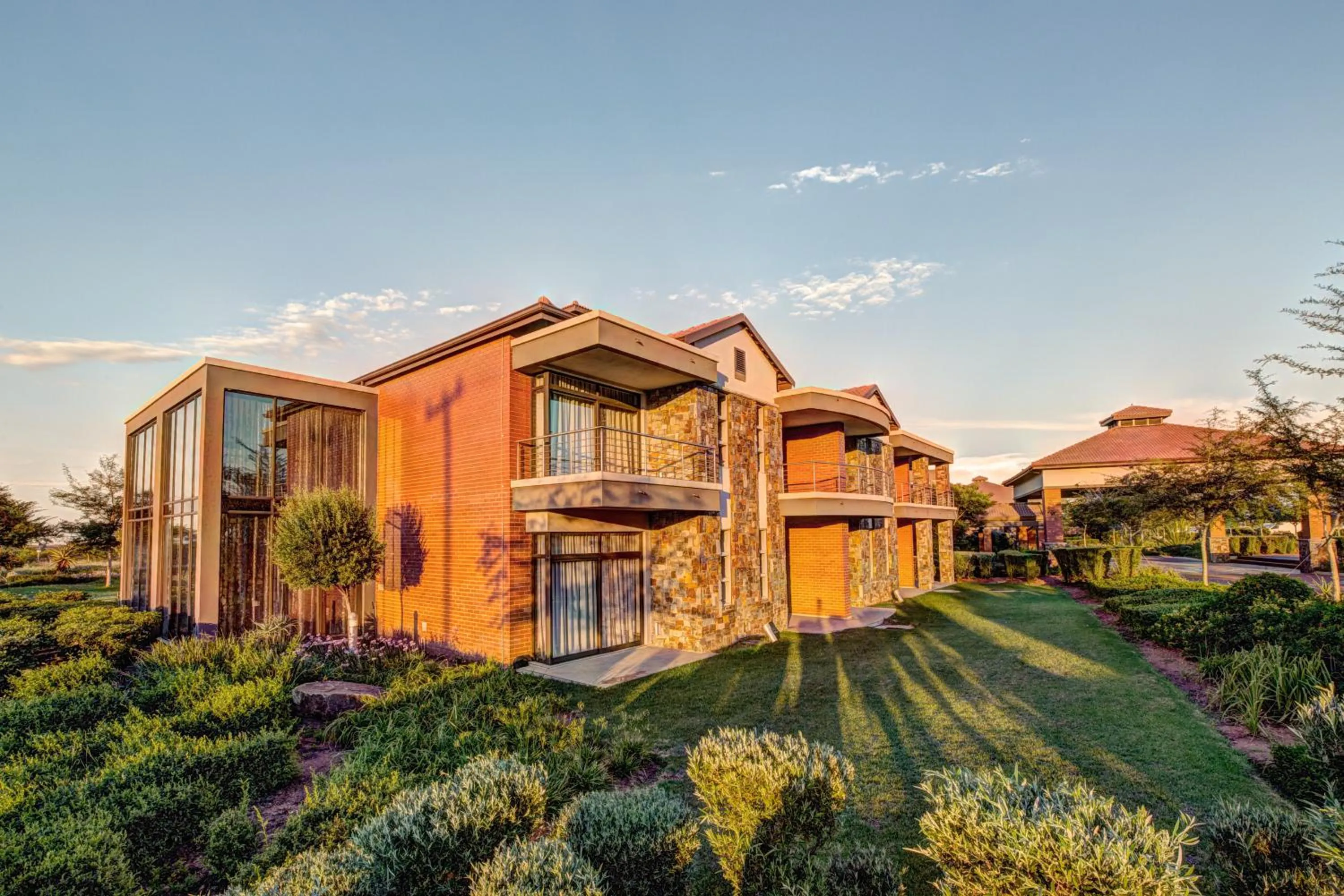 Facade/entrance in Royal Marang Hotel