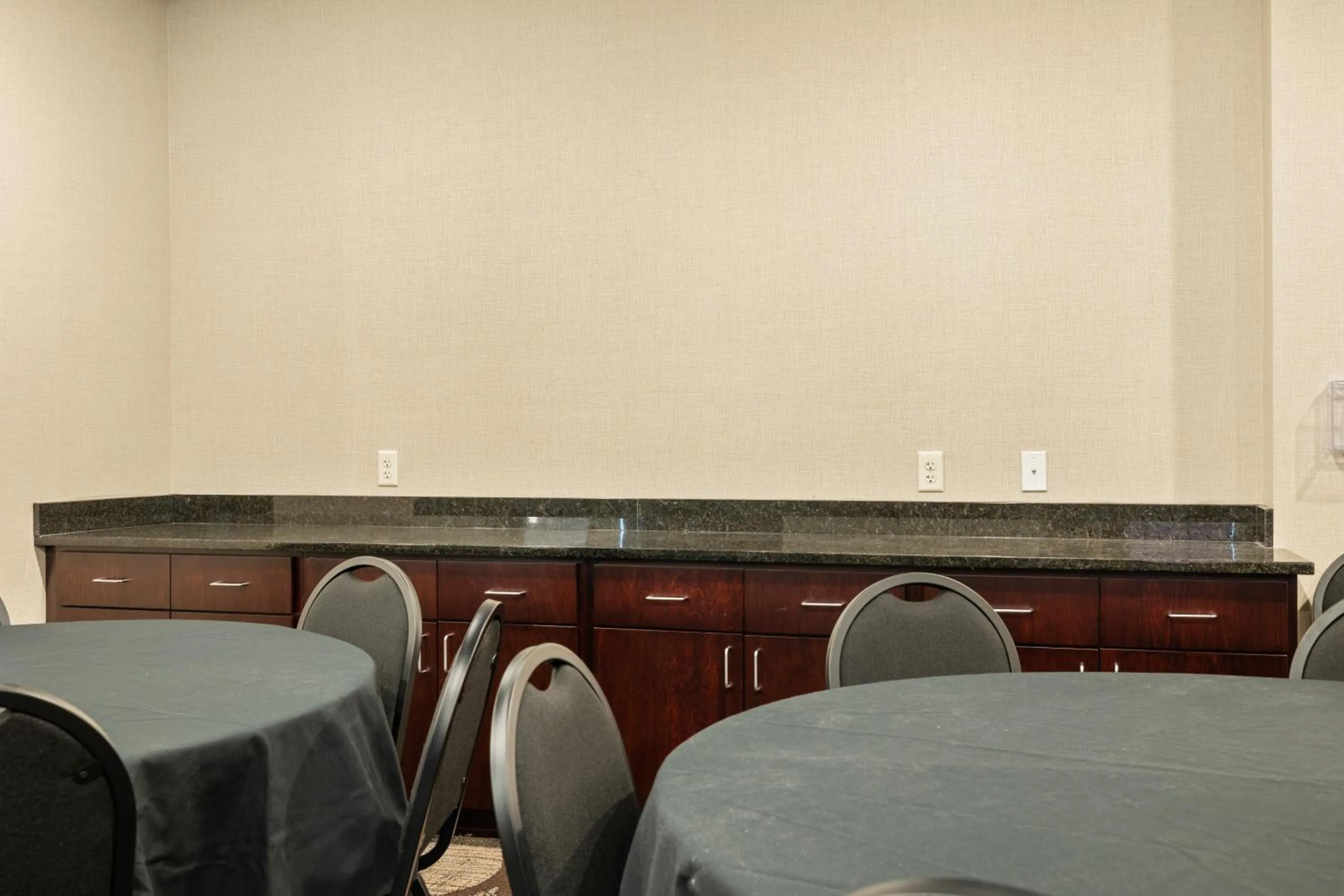 Meeting/conference room in Cobblestone Hotel & Suites - Alpine