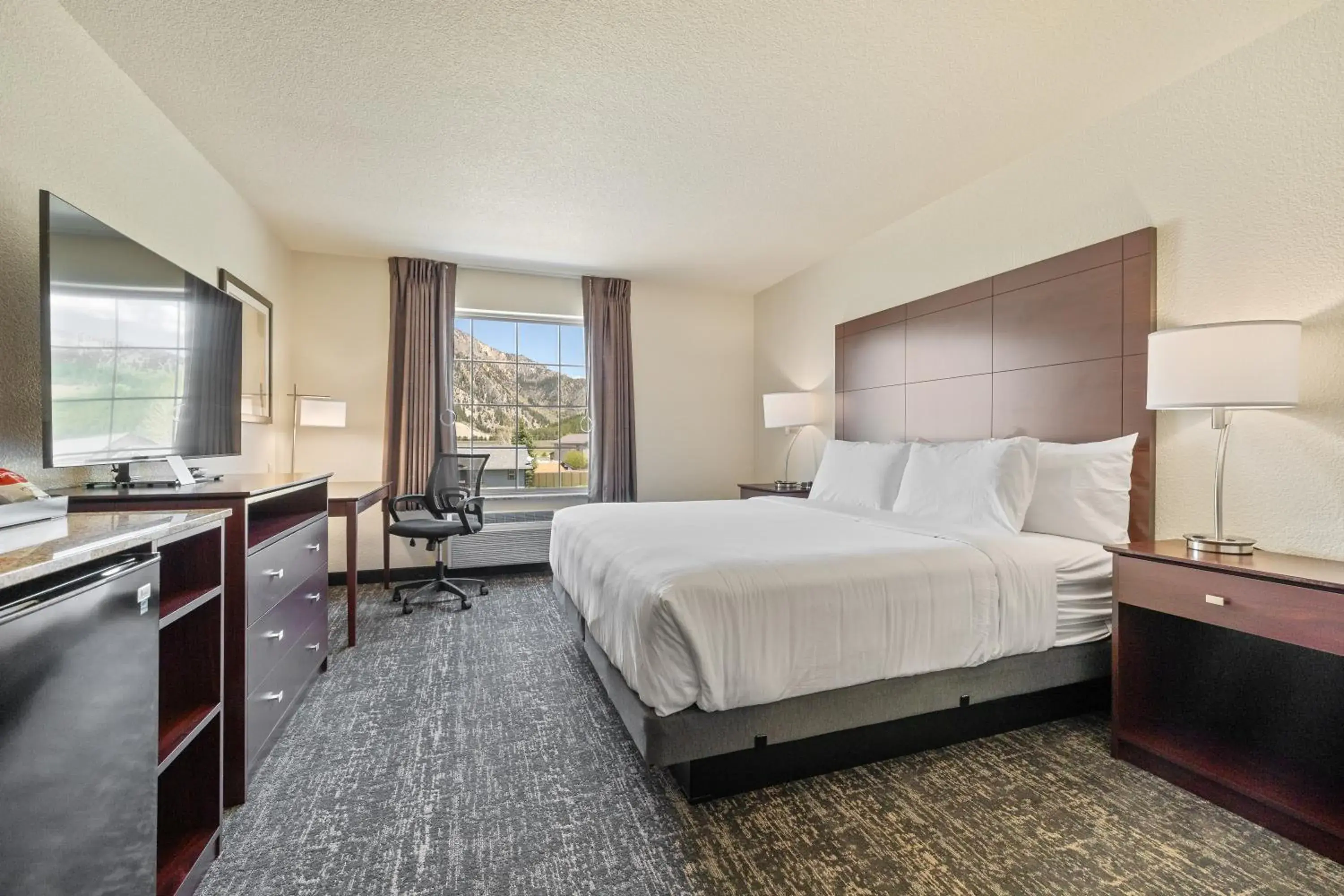 King Room - Disability Access in Cobblestone Hotel & Suites - Alpine King Room - Disability Access in Cobblestone Hotel & Suites - Alpine