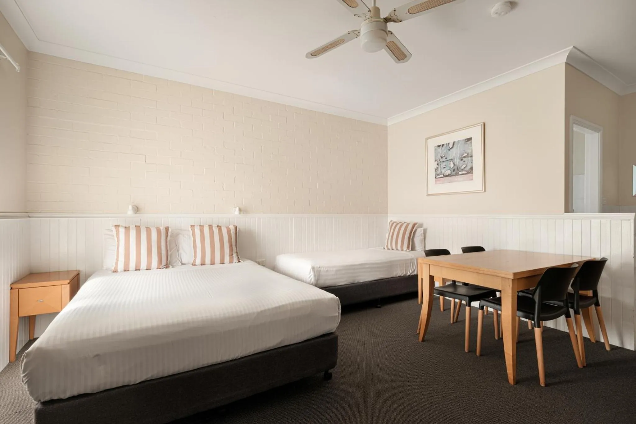 Bedroom, Bed in Catalina Motel Lake Macquarie