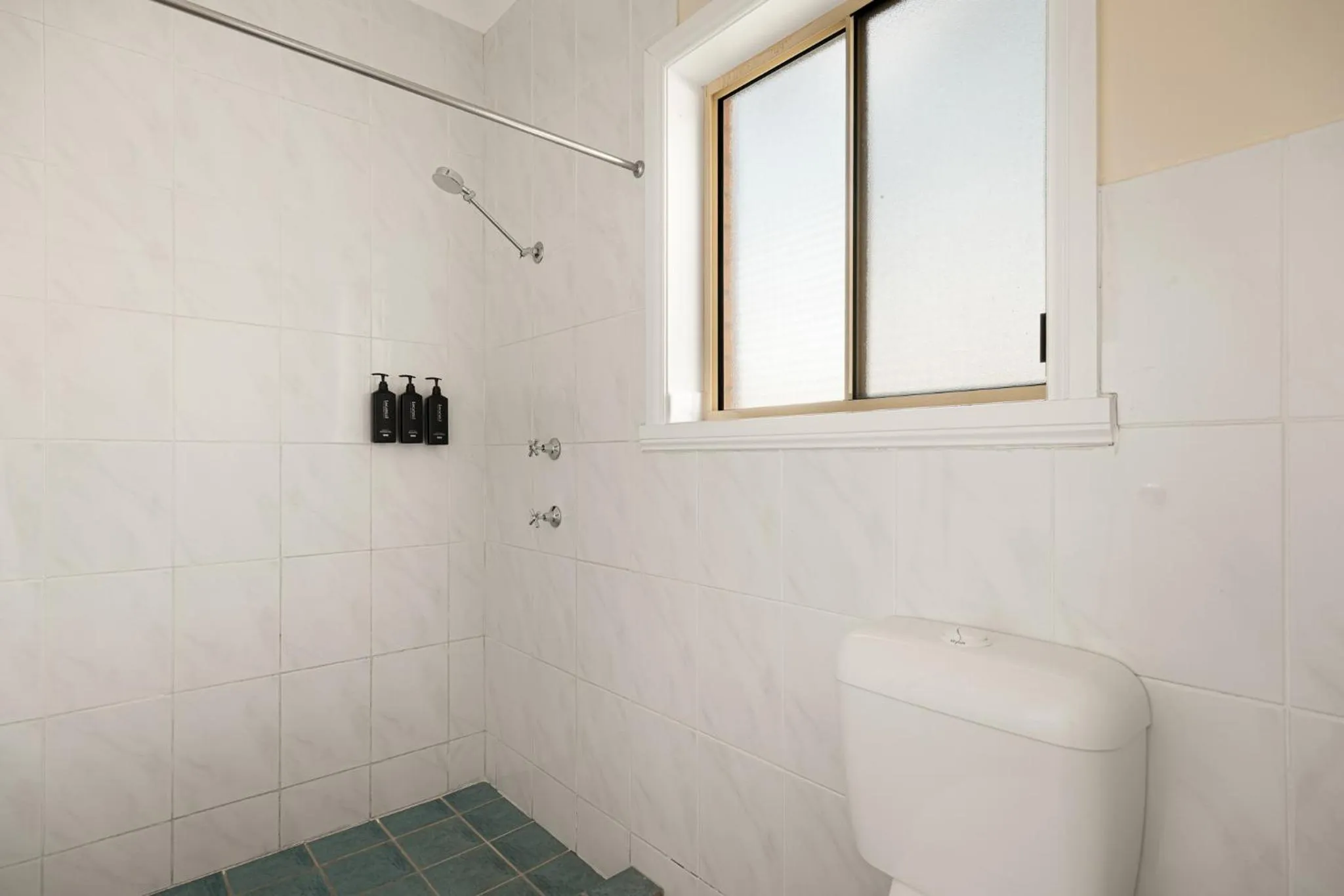 Bathroom in Catalina Motel Lake Macquarie