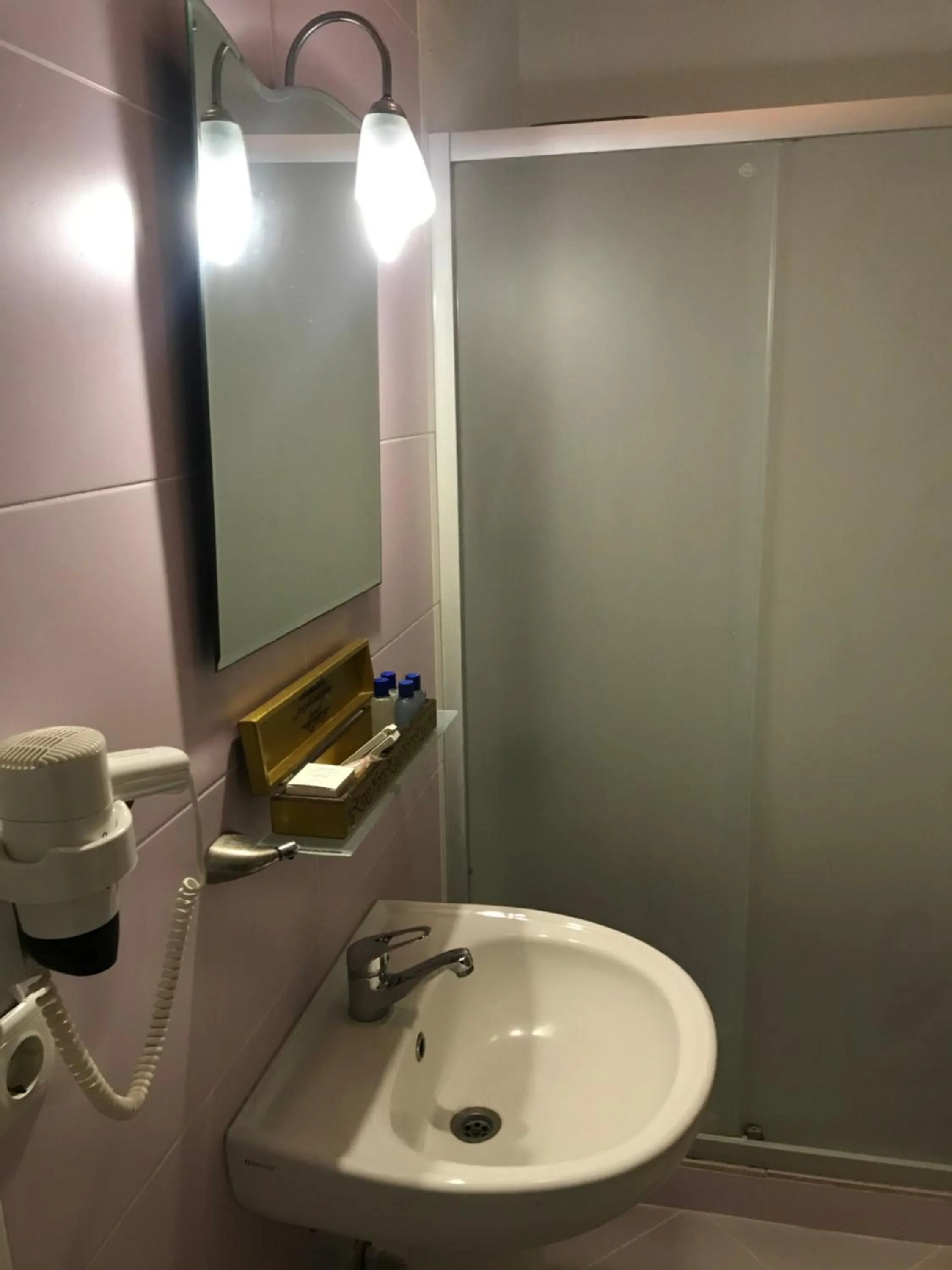 Bathroom in Foca Antik Otel