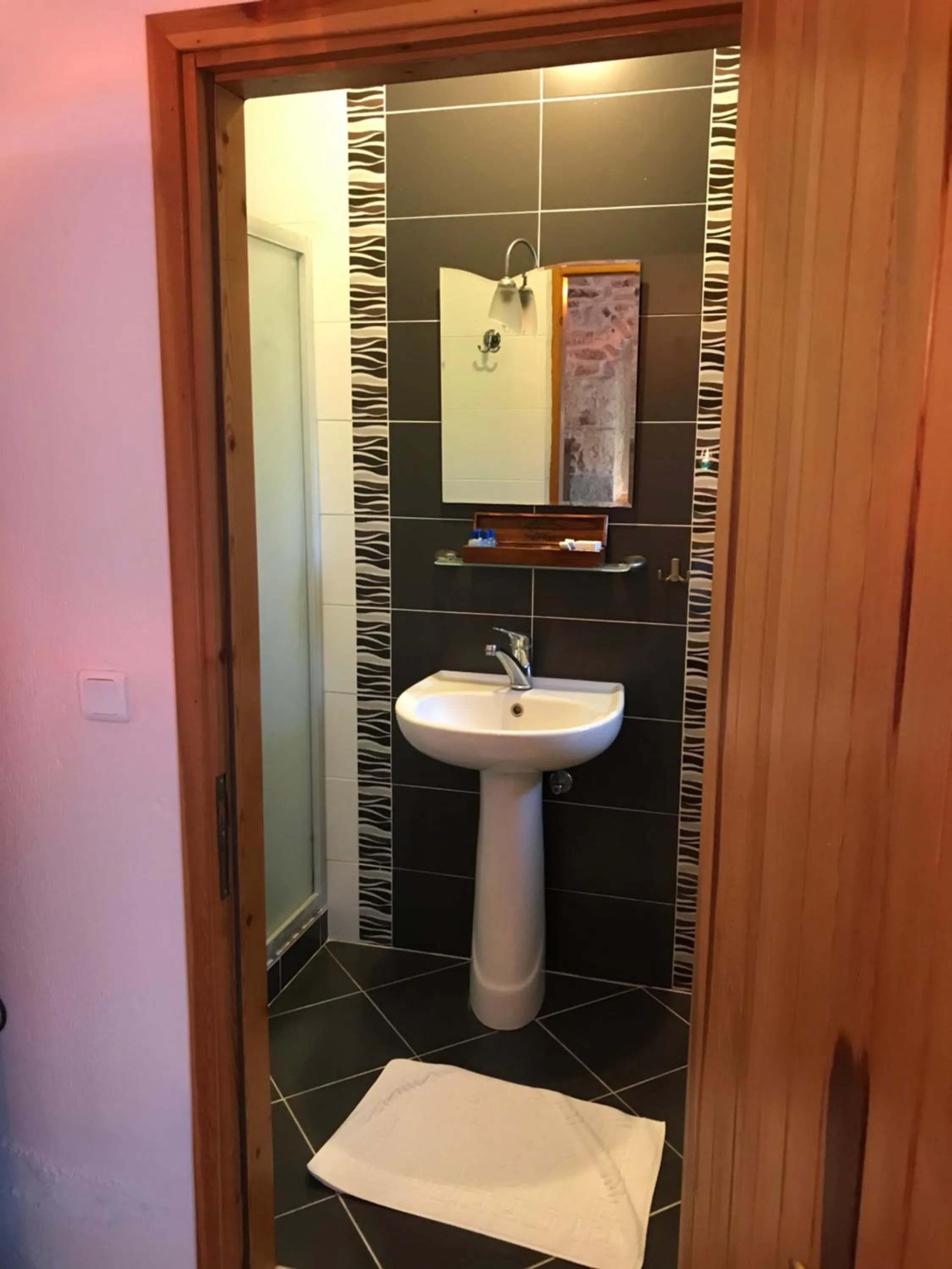 Bathroom in Foca Antik Otel