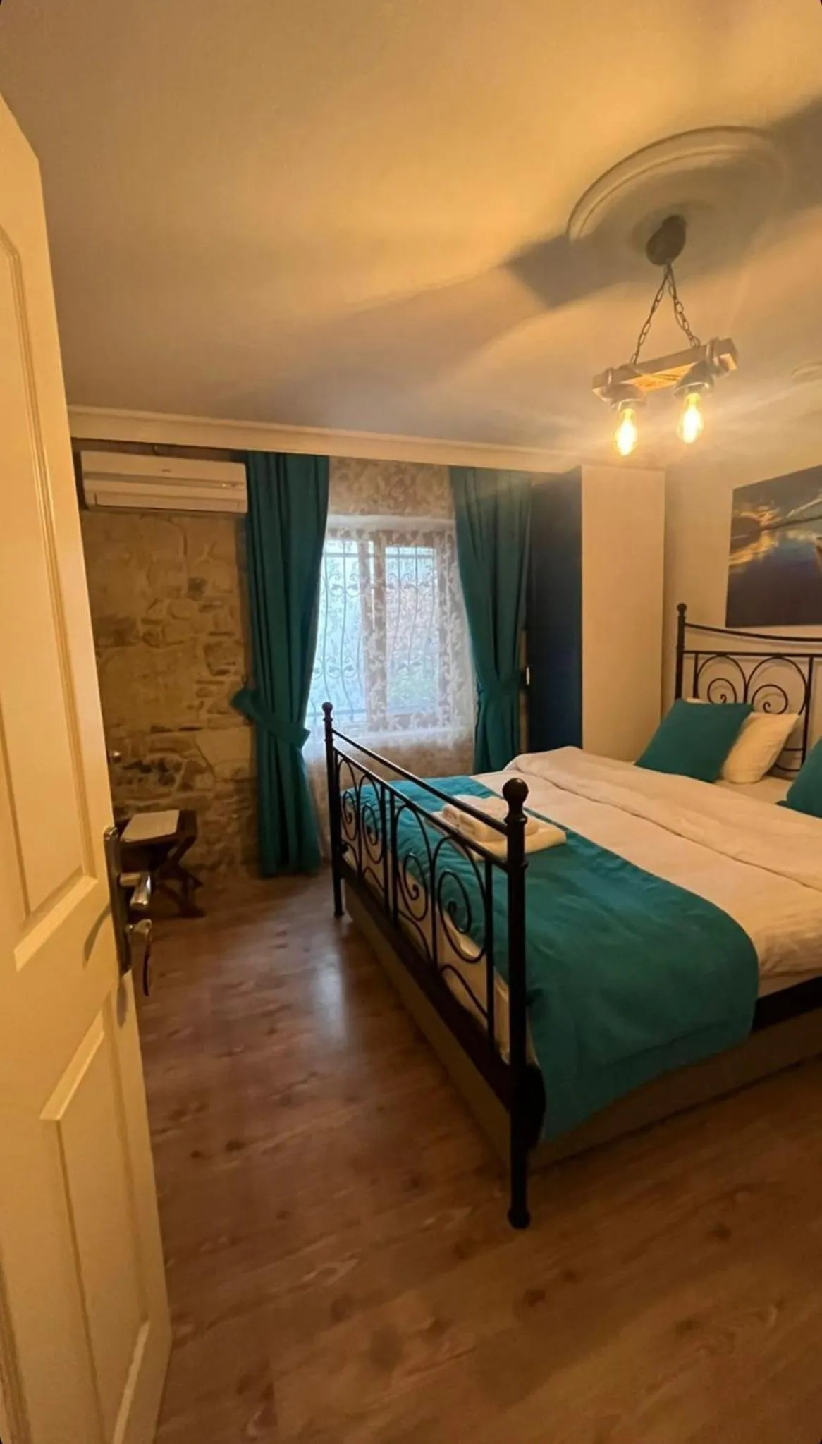 Bedroom, Bed in Foca Antik Otel