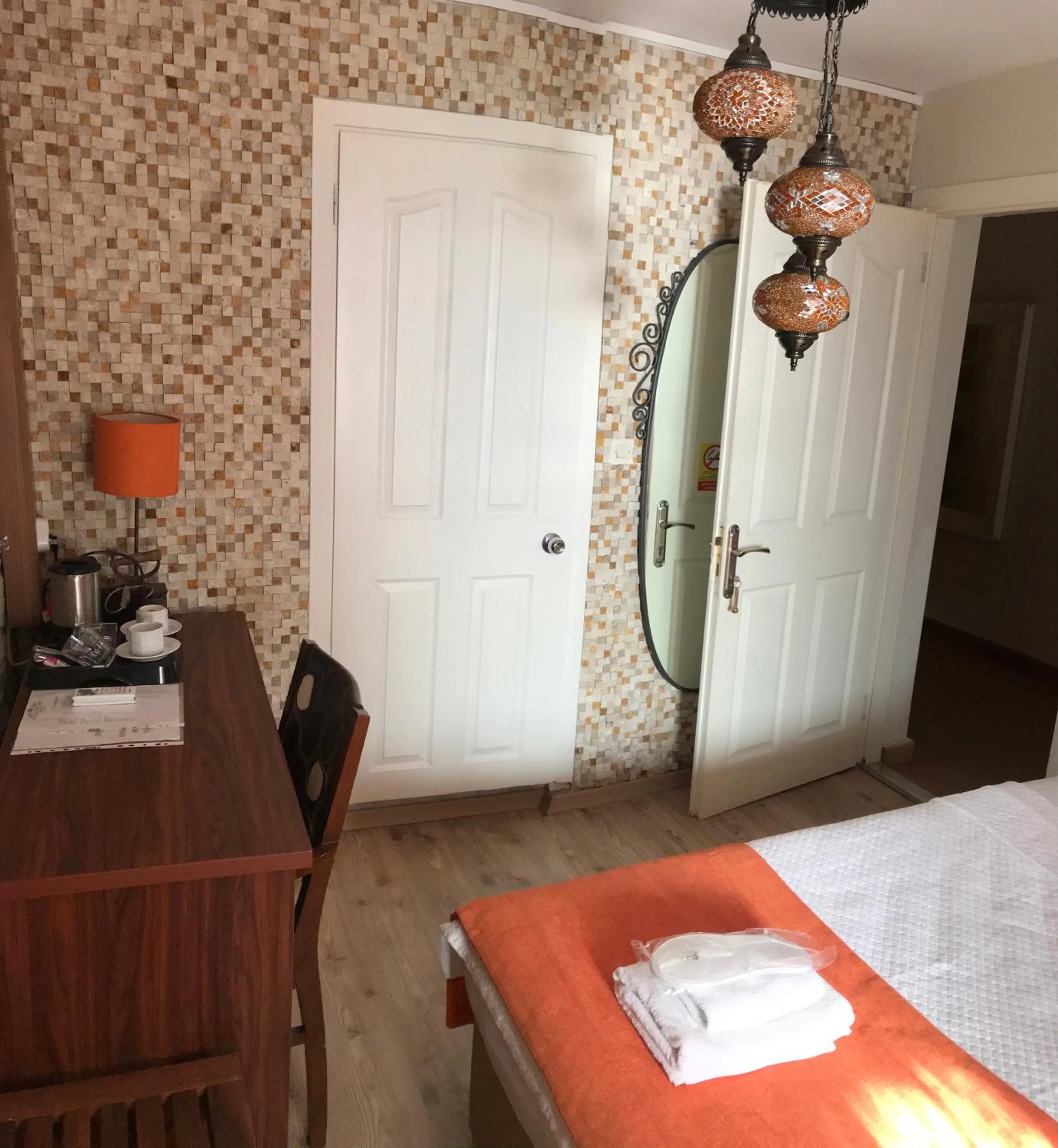 Photo of the whole room, Bed in Foca Antik Otel