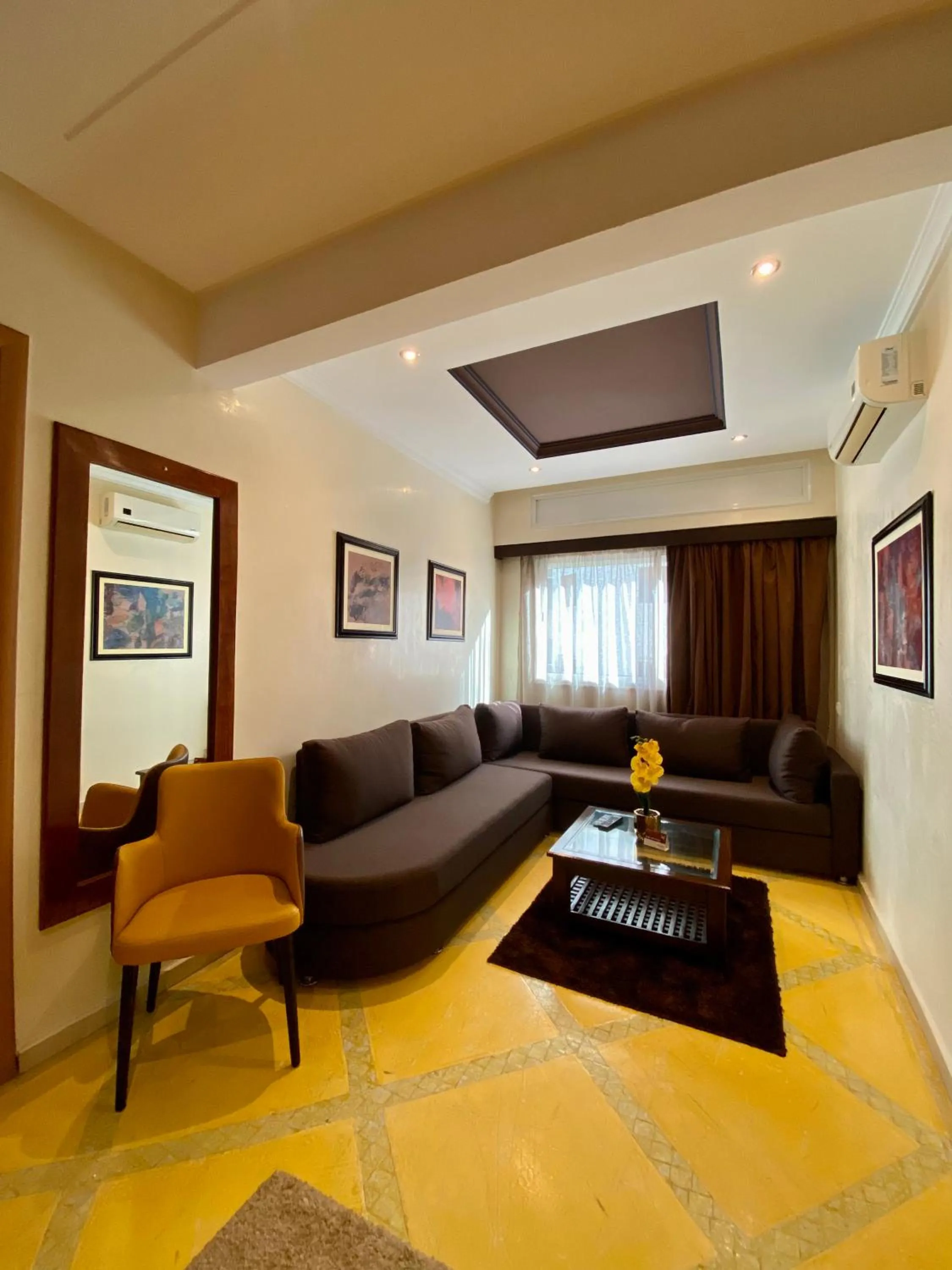 TV and multimedia in Appart Hôtel Oleandro