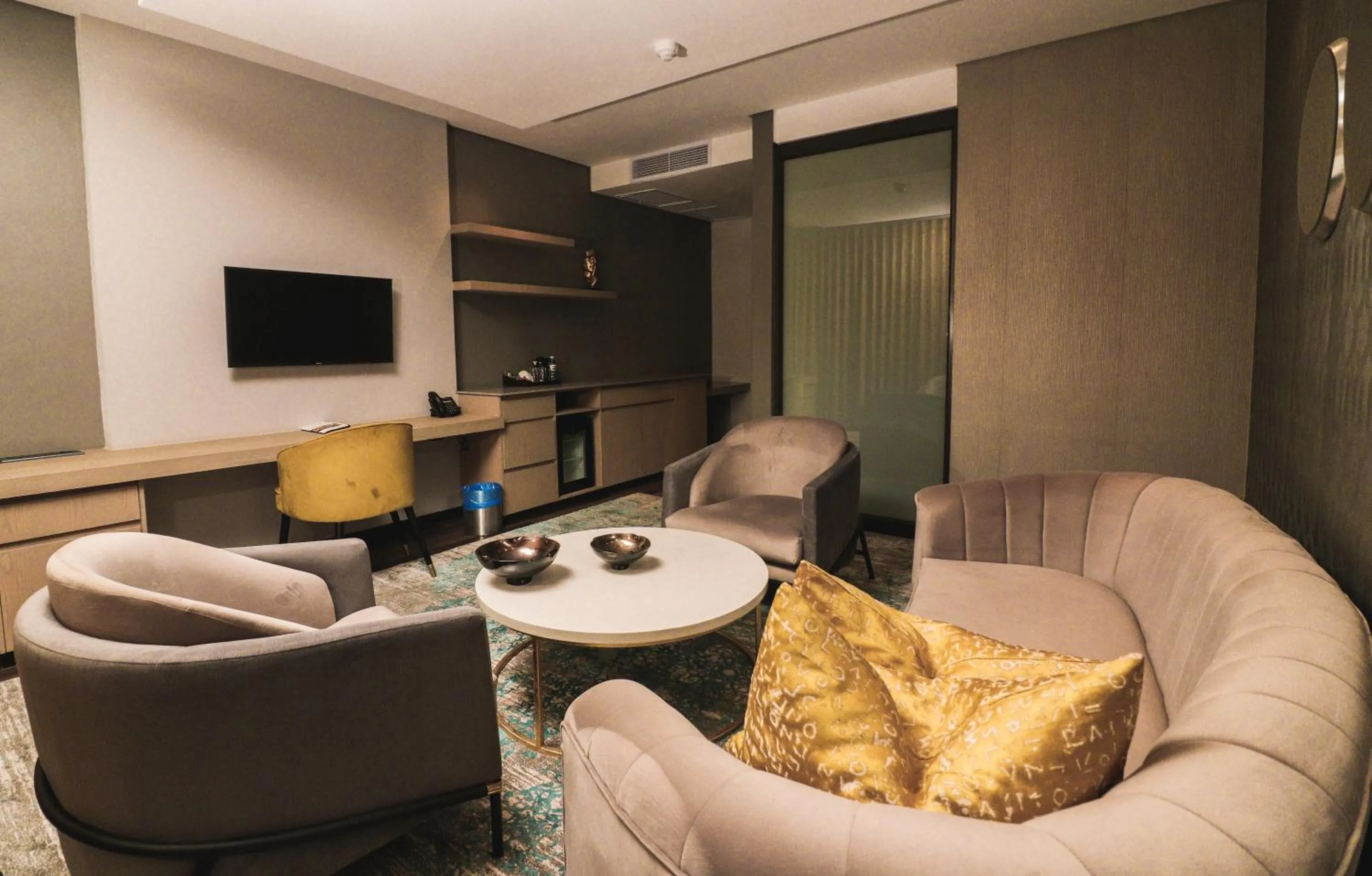 TV and multimedia in Happy Valley Hotel and Casino