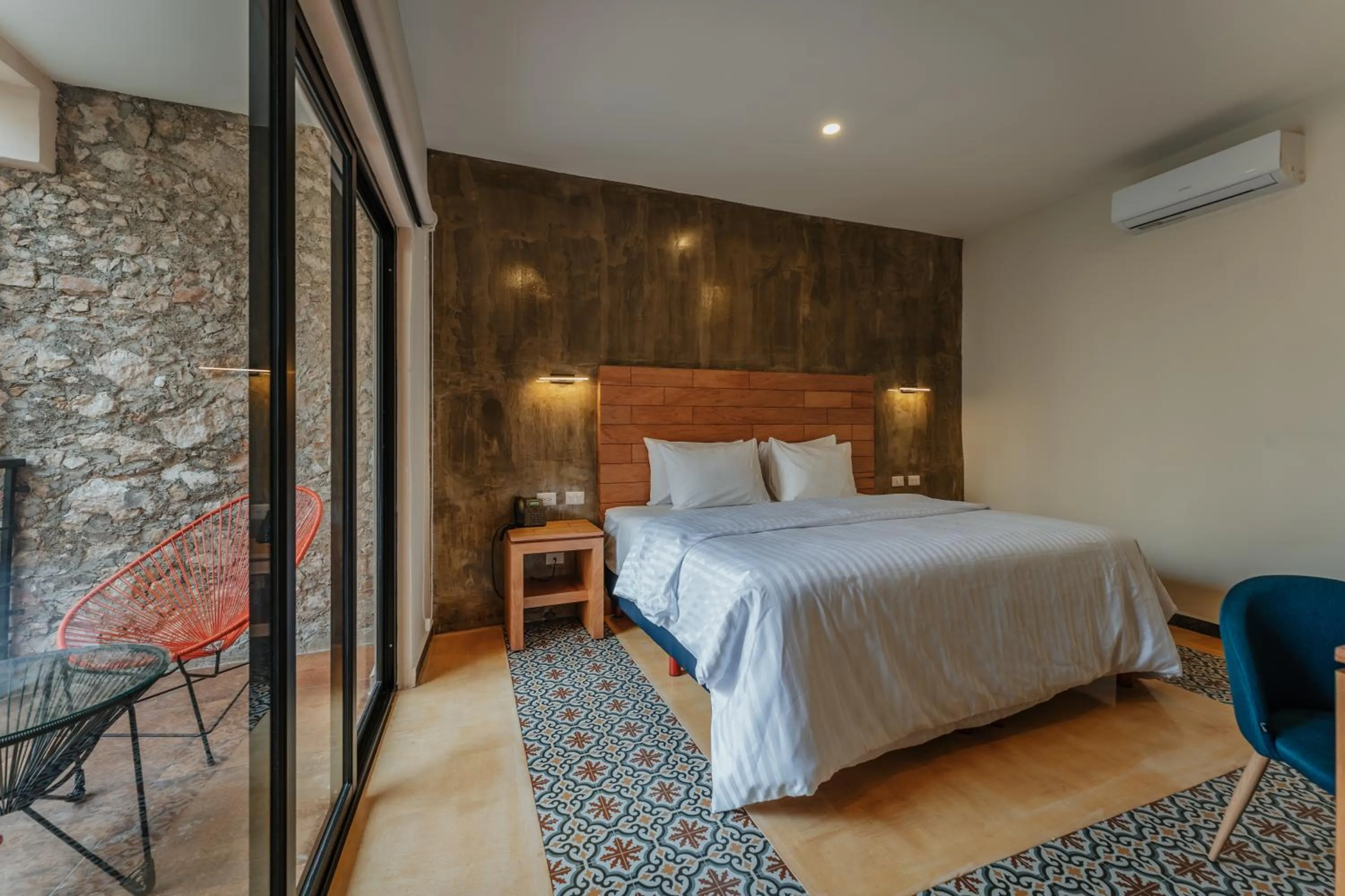 Balcony/Terrace, Bed in Hotel Casa 57