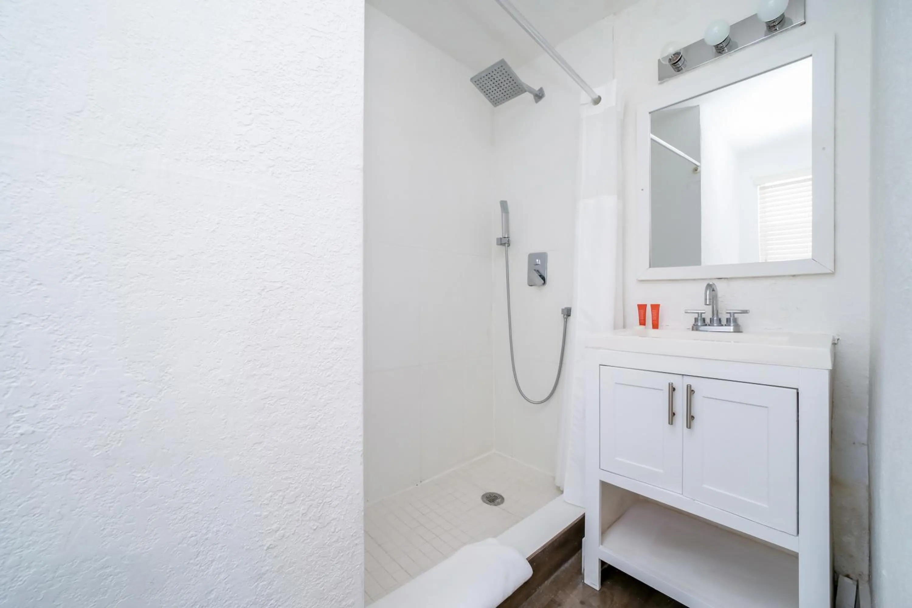 Bathroom in Treehouse Hotel