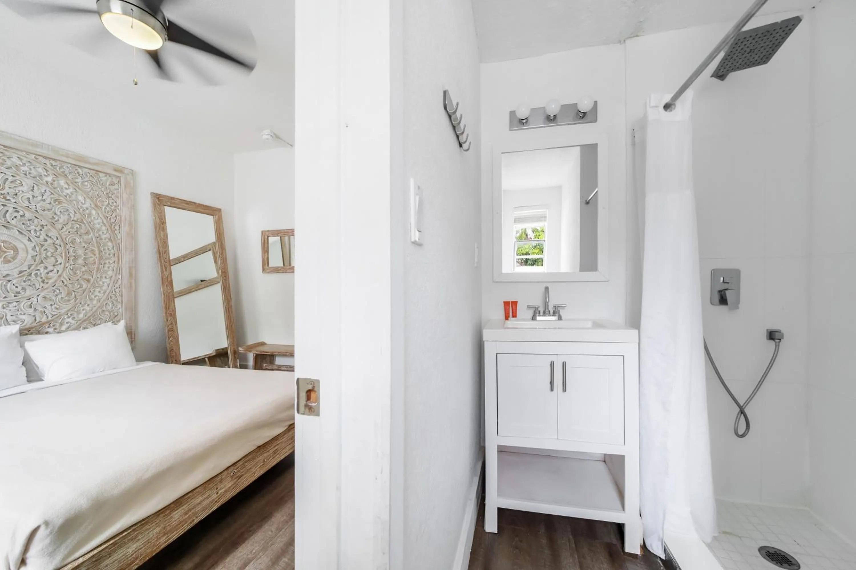 Bed in Treehouse Hotel