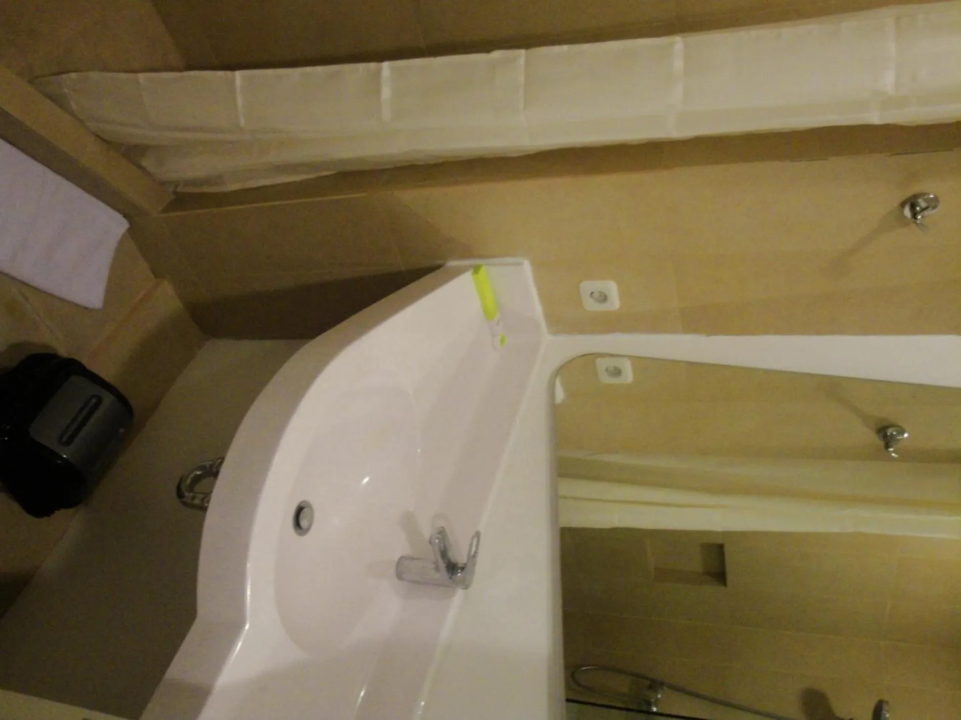 Bathroom in Top Hotel Manado by Gran Puri