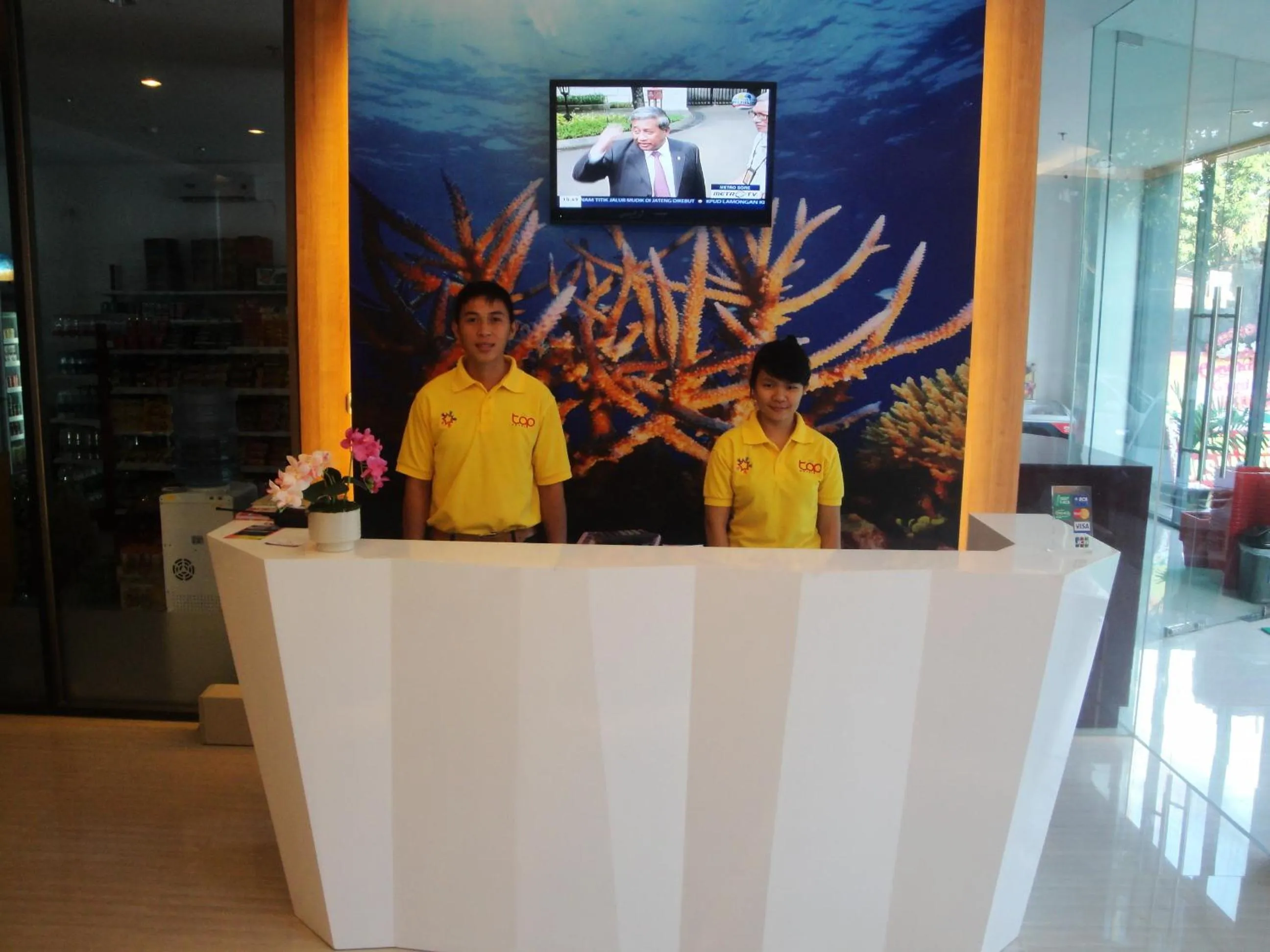Lobby or reception in Top Hotel Manado by Gran Puri