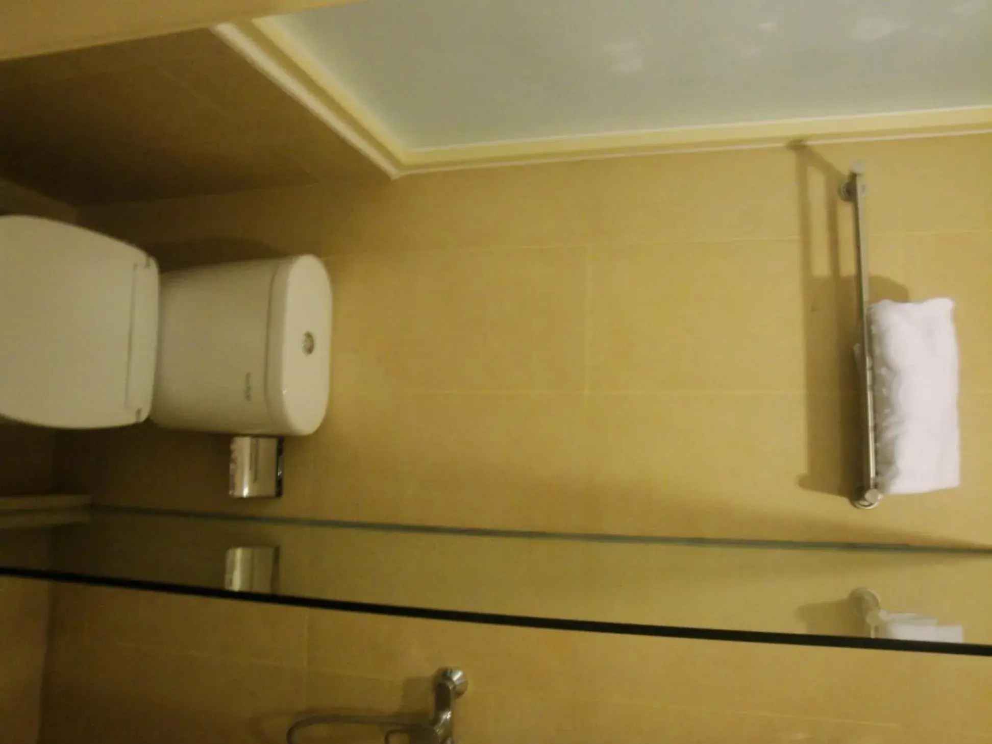 Bathroom in Top Hotel Manado By Gran Puri