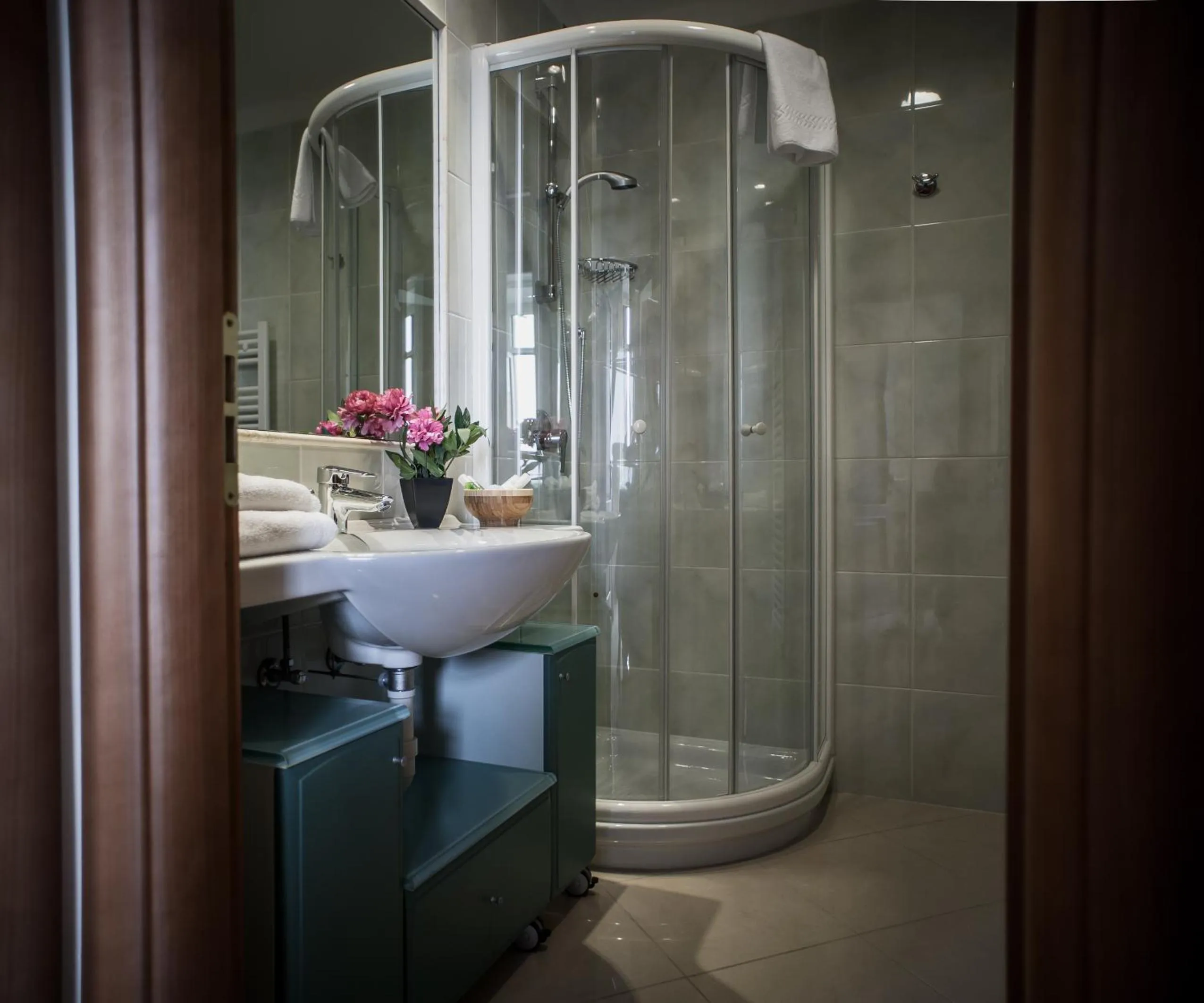 Shower in Lido Resort