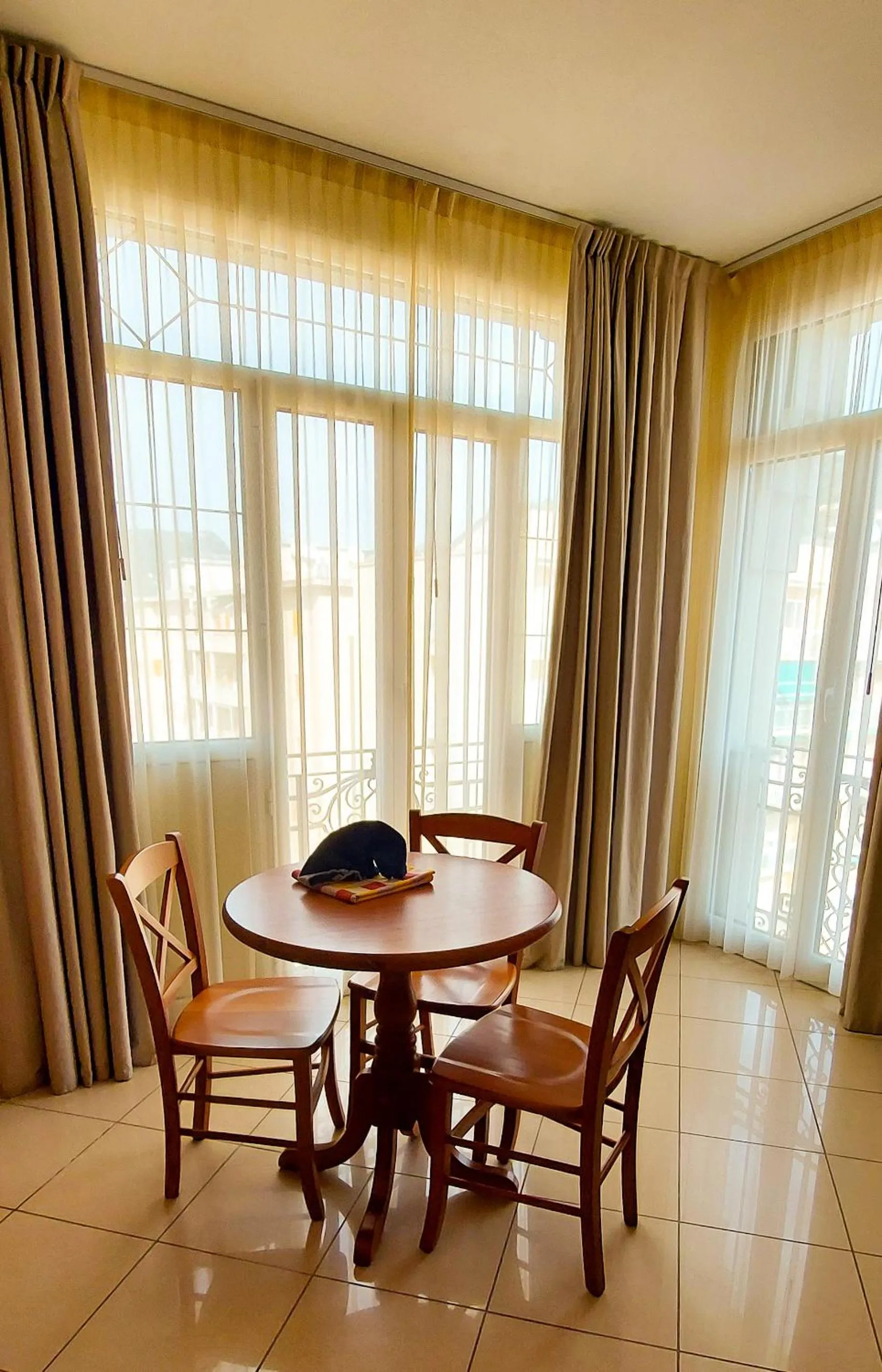 Photo of the whole room in Lido Resort