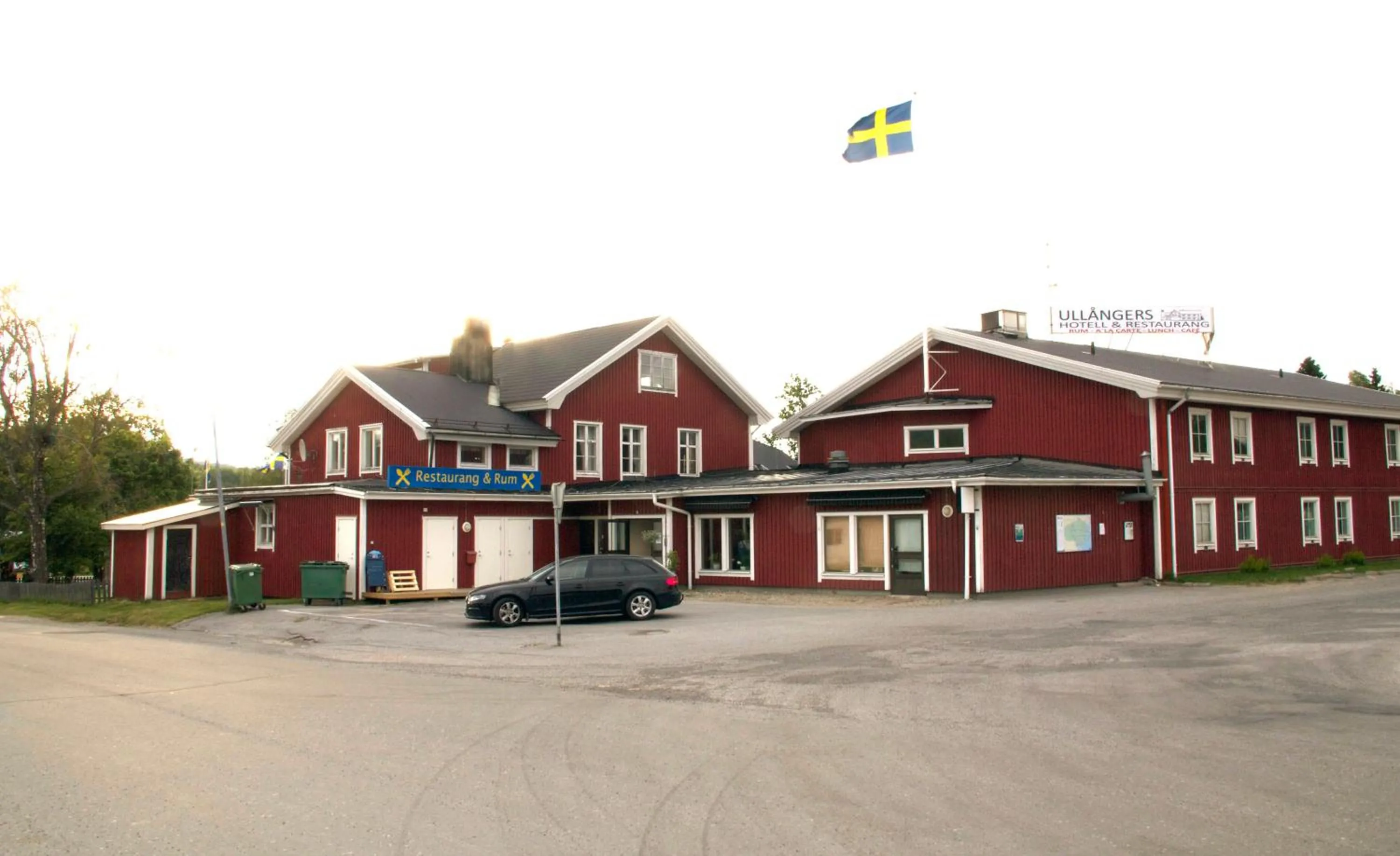 Property building in Ullångers Hotell & Restaurang