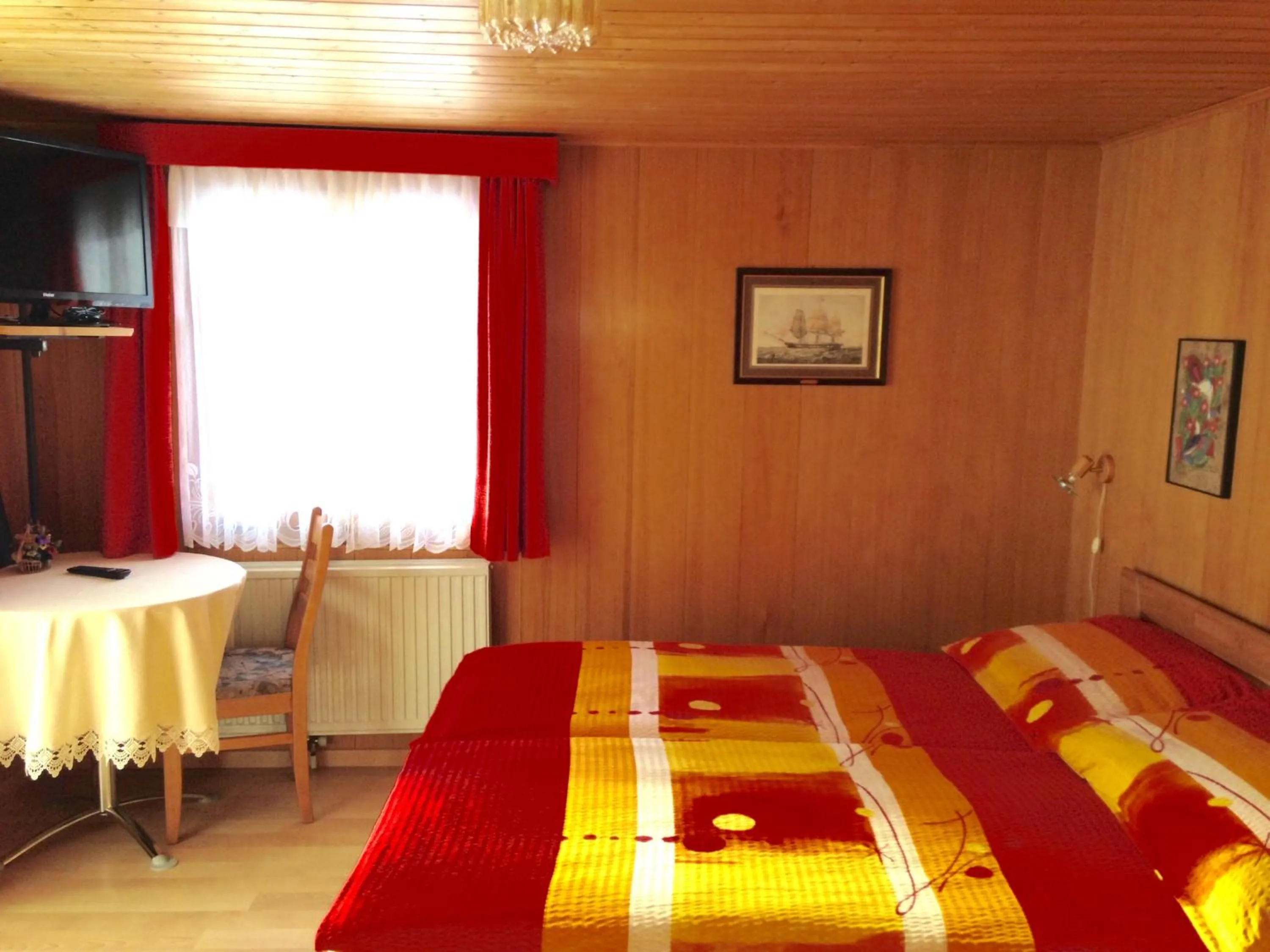 Bed in Hotel Haus Mühlebach