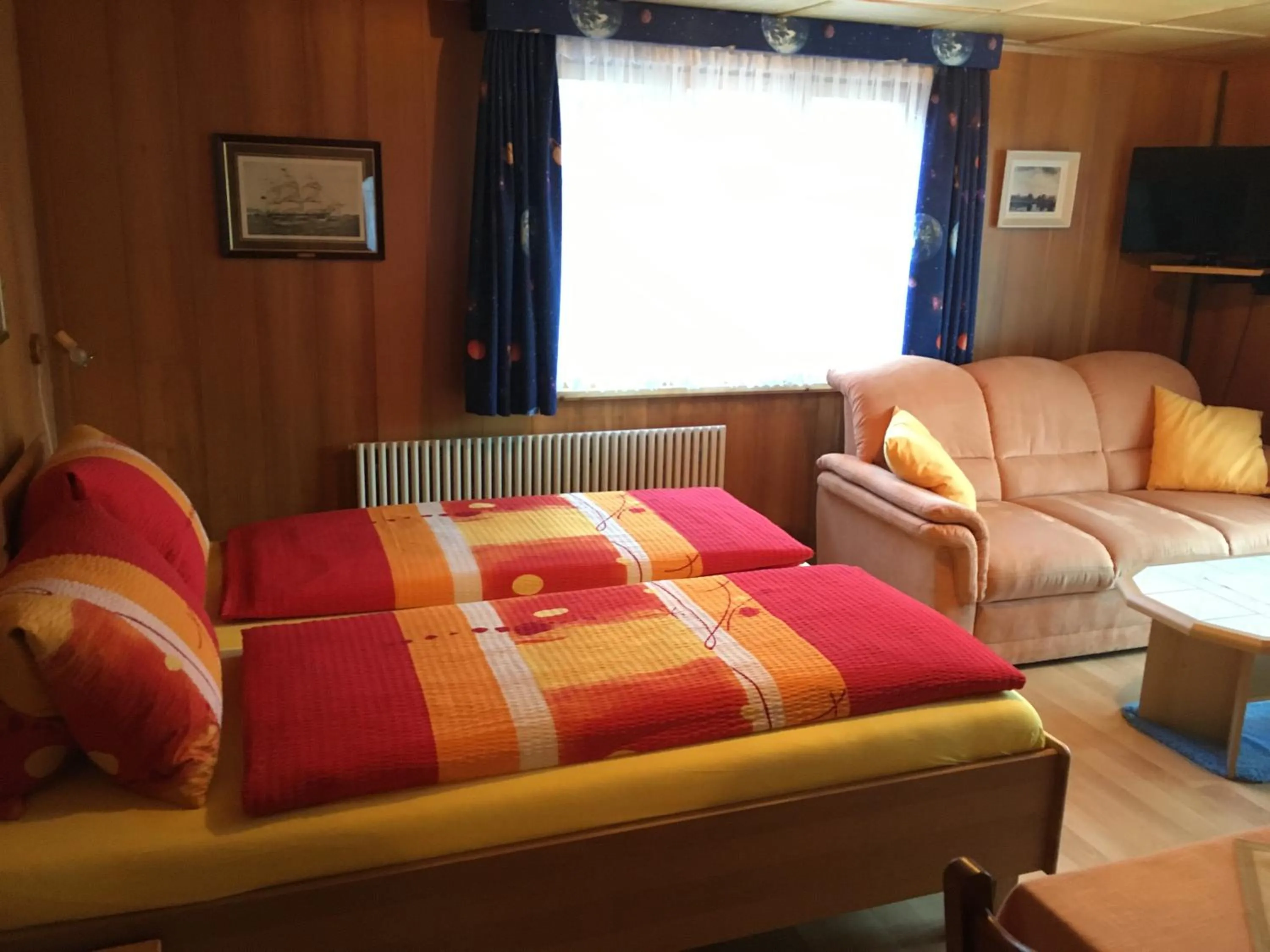 Balcony/Terrace, Bed in Hotel Haus Mühlebach