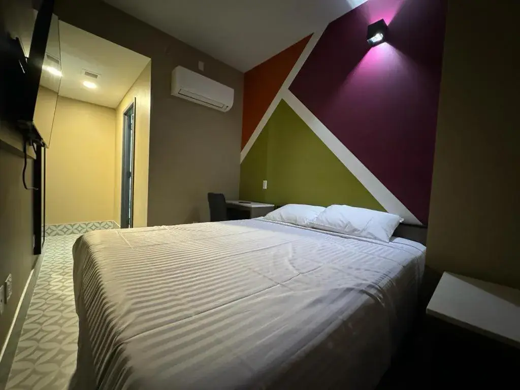 Bed in Moon Hotel Brooklyn Bed in Moon Hotel Brooklyn