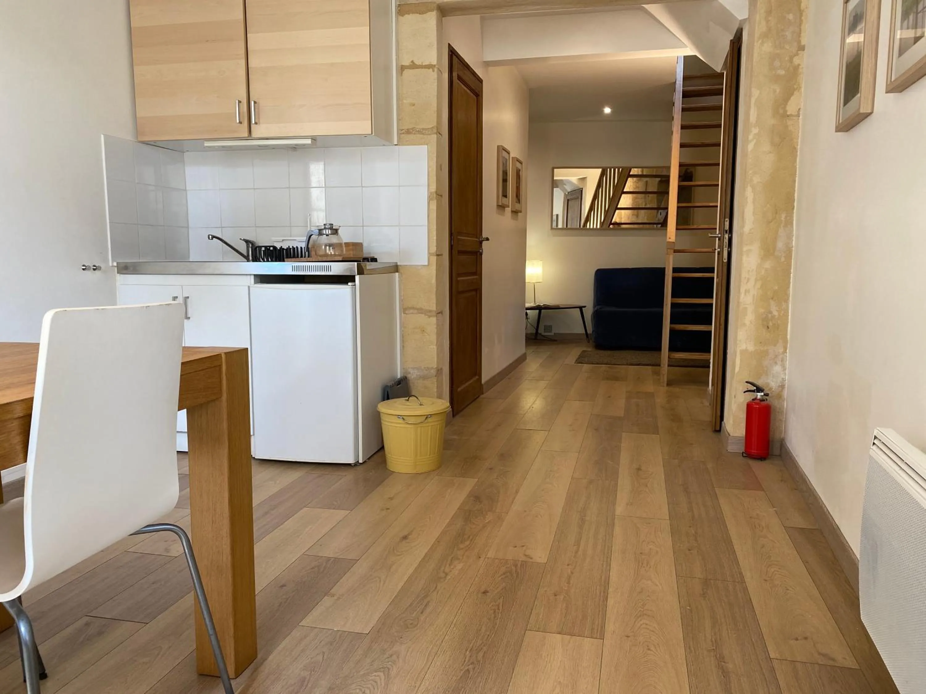 Kitchen or kitchenette in APARTHOTEL Appartement Saint Emilion