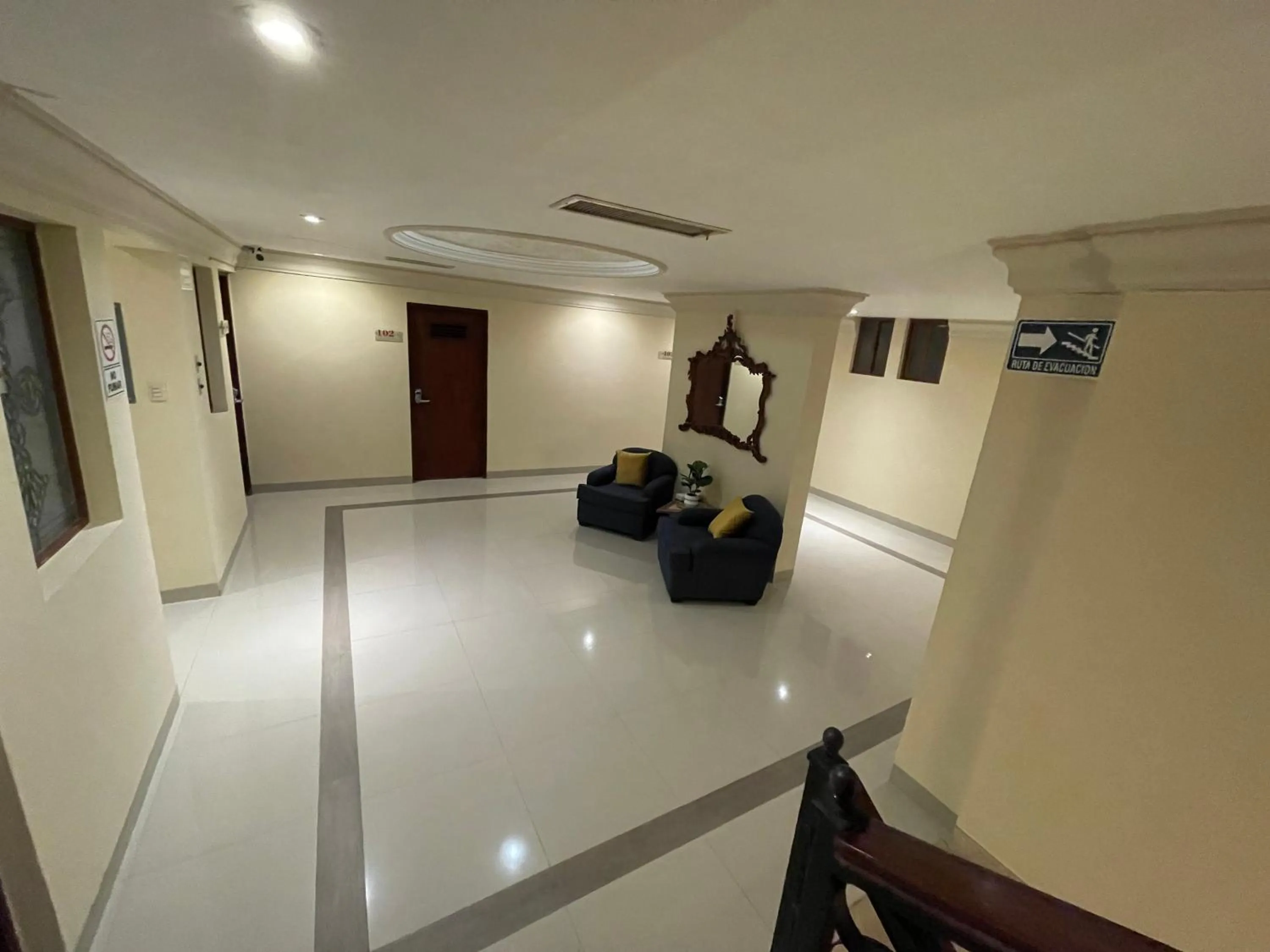 Living room in Hotel Plaza Express