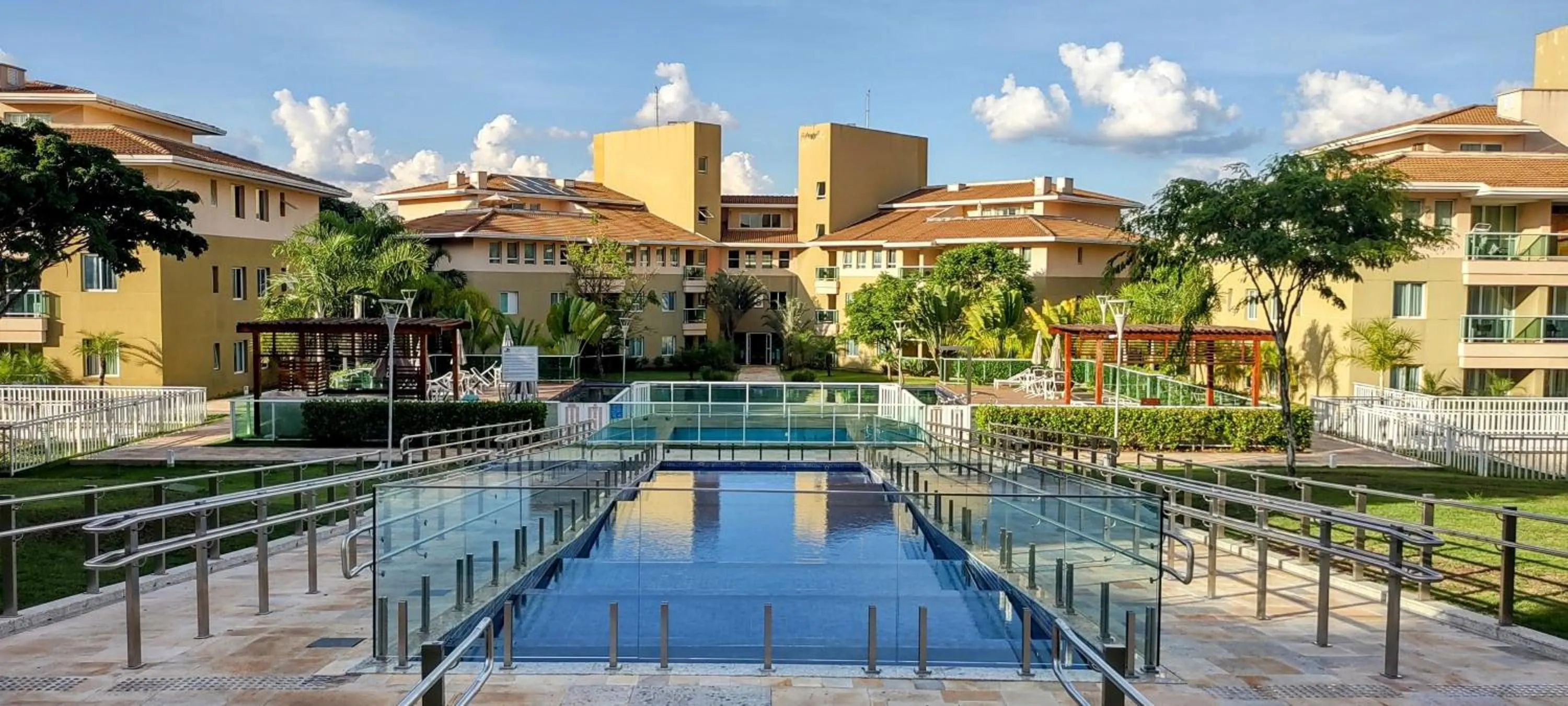 The Sun Resort - Super Apartamento de 2 quartos - 1 suíte e 1 reversível