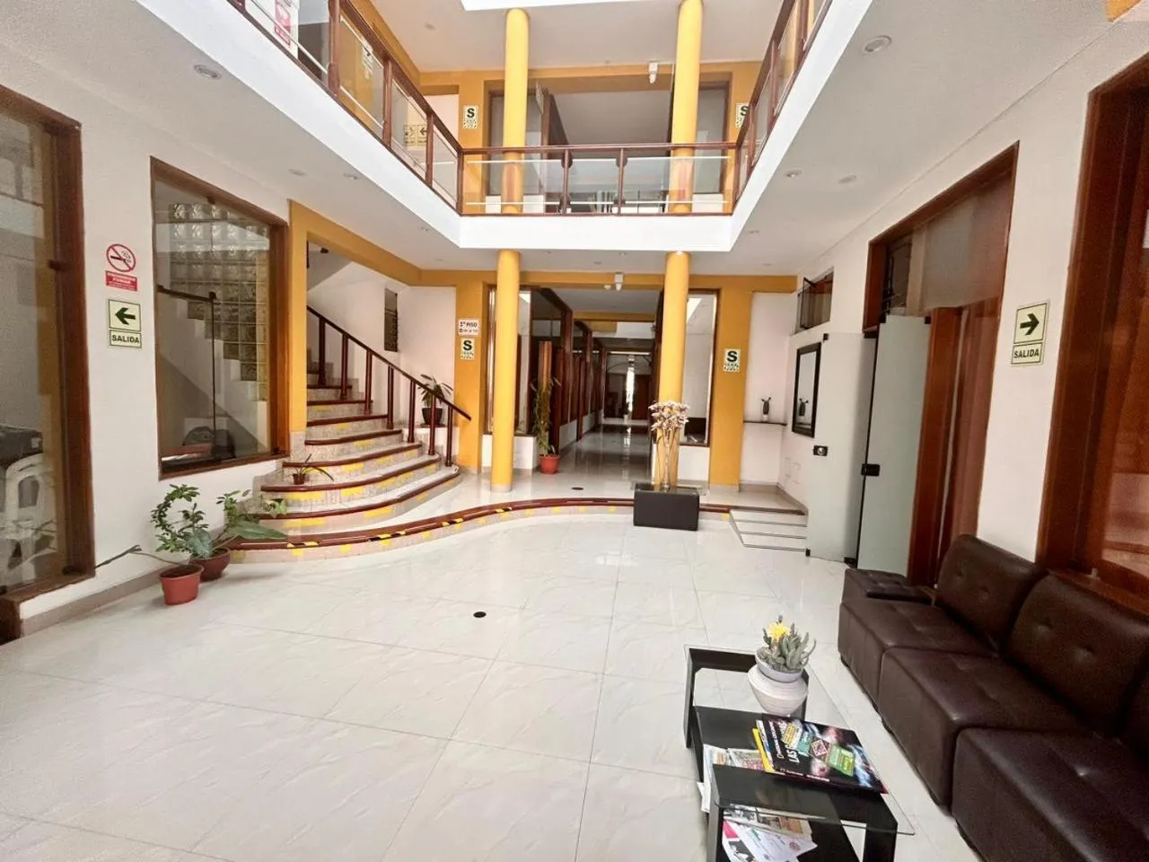 Living room in HOTEL LOS ANDES SUITE