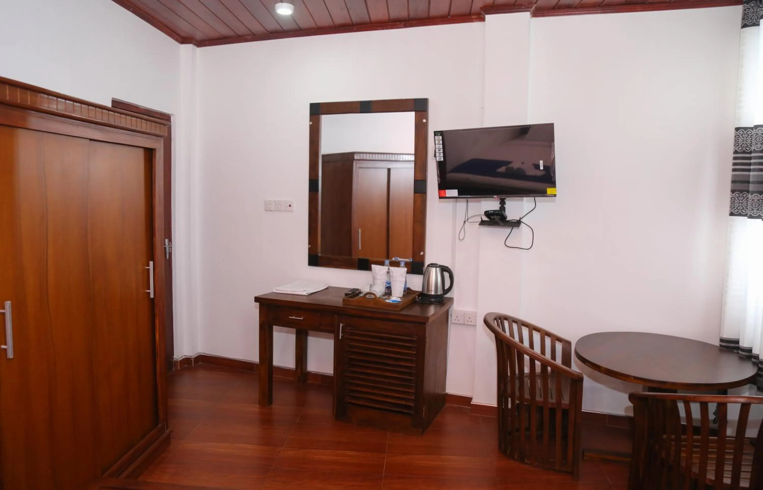 TV and multimedia in Hotel Sara