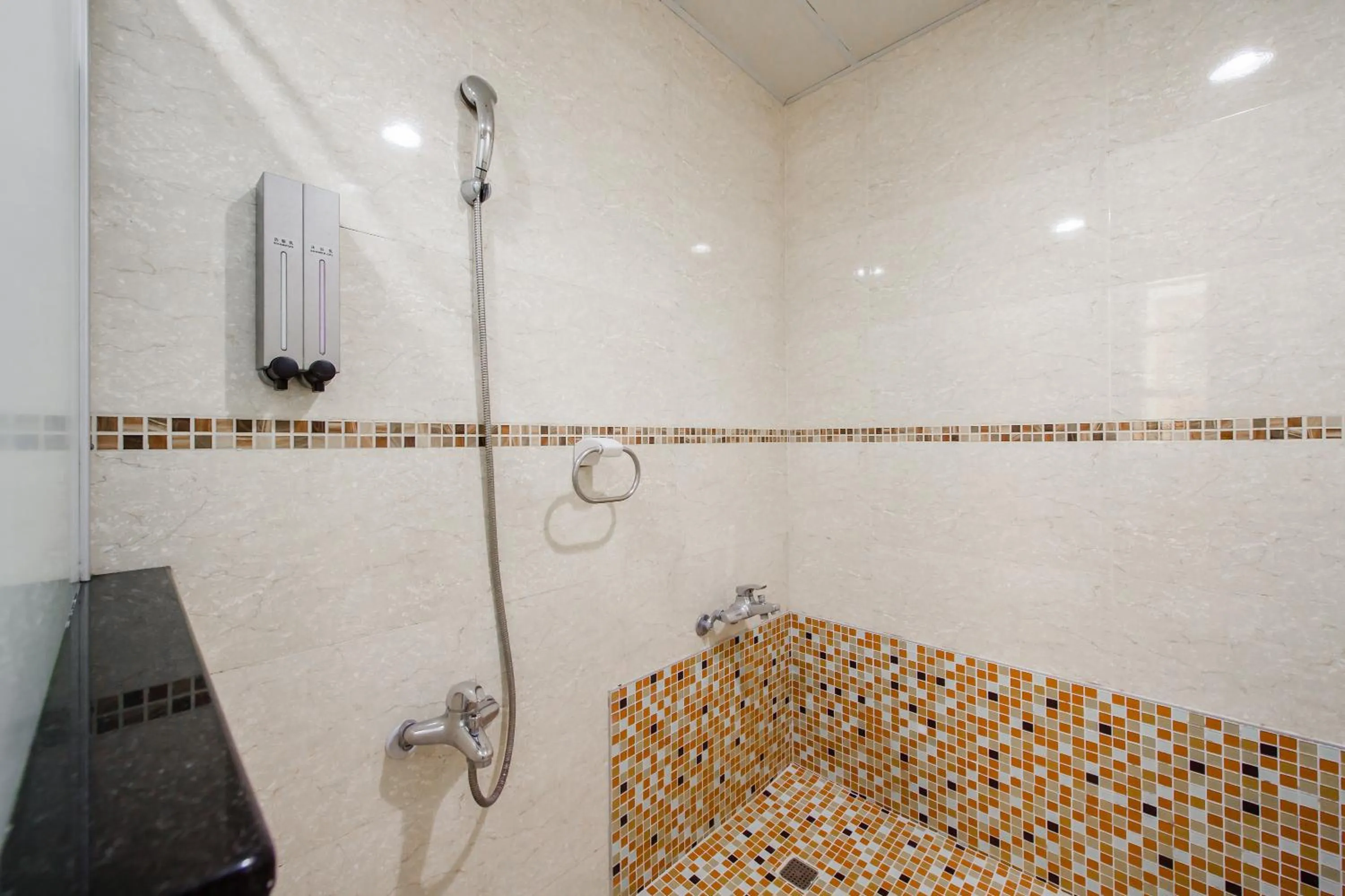 Shower in Taitung Greenhome B&B