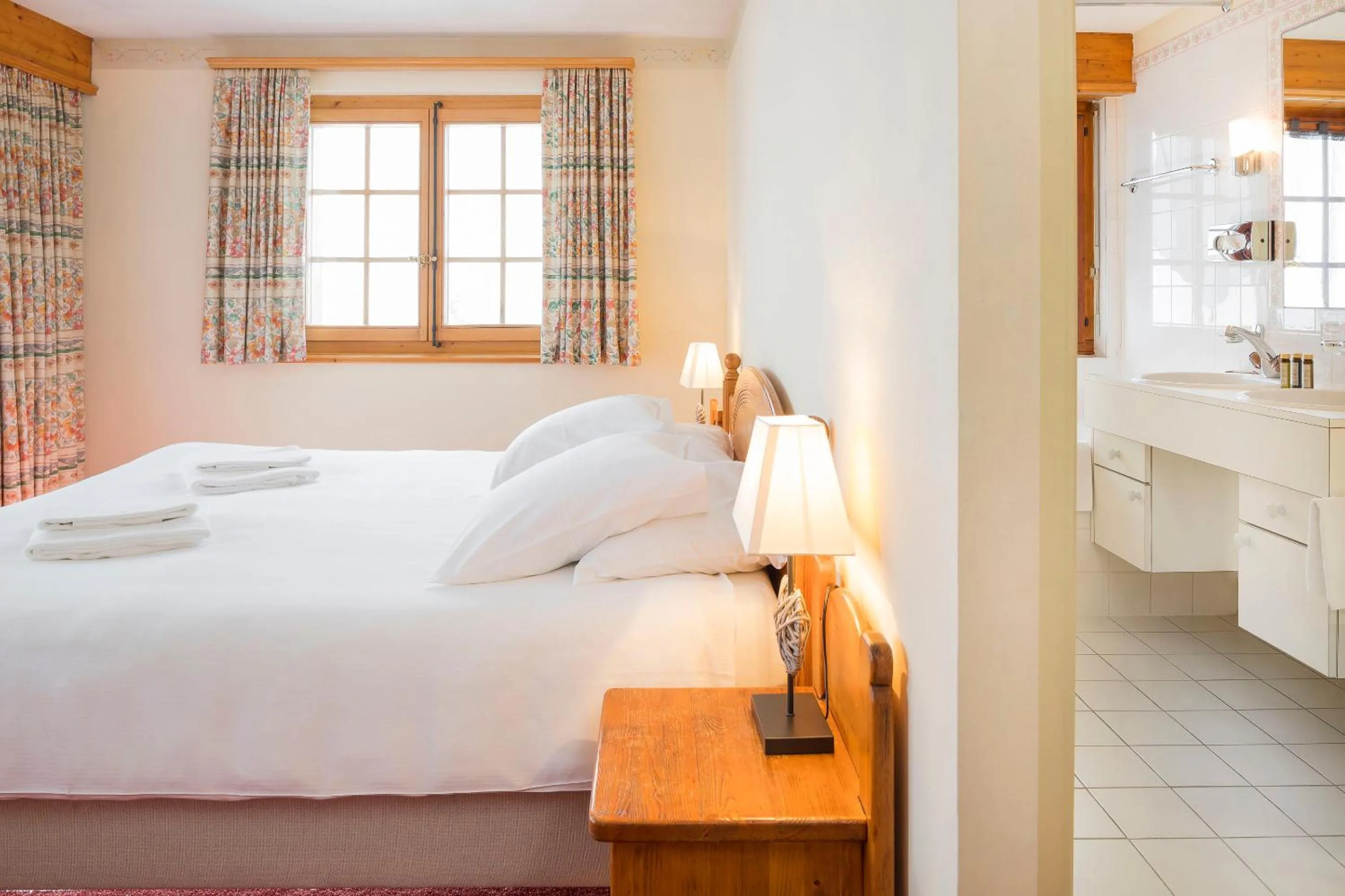 Photo of the whole room, Bed in Hotel Montpelier