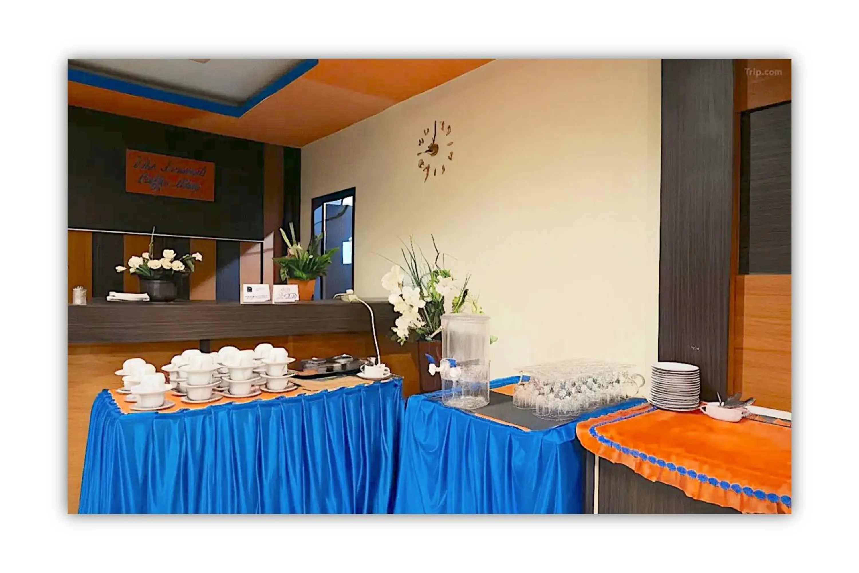 Restaurant/places to eat in STEFANI MAKATI HOTEL