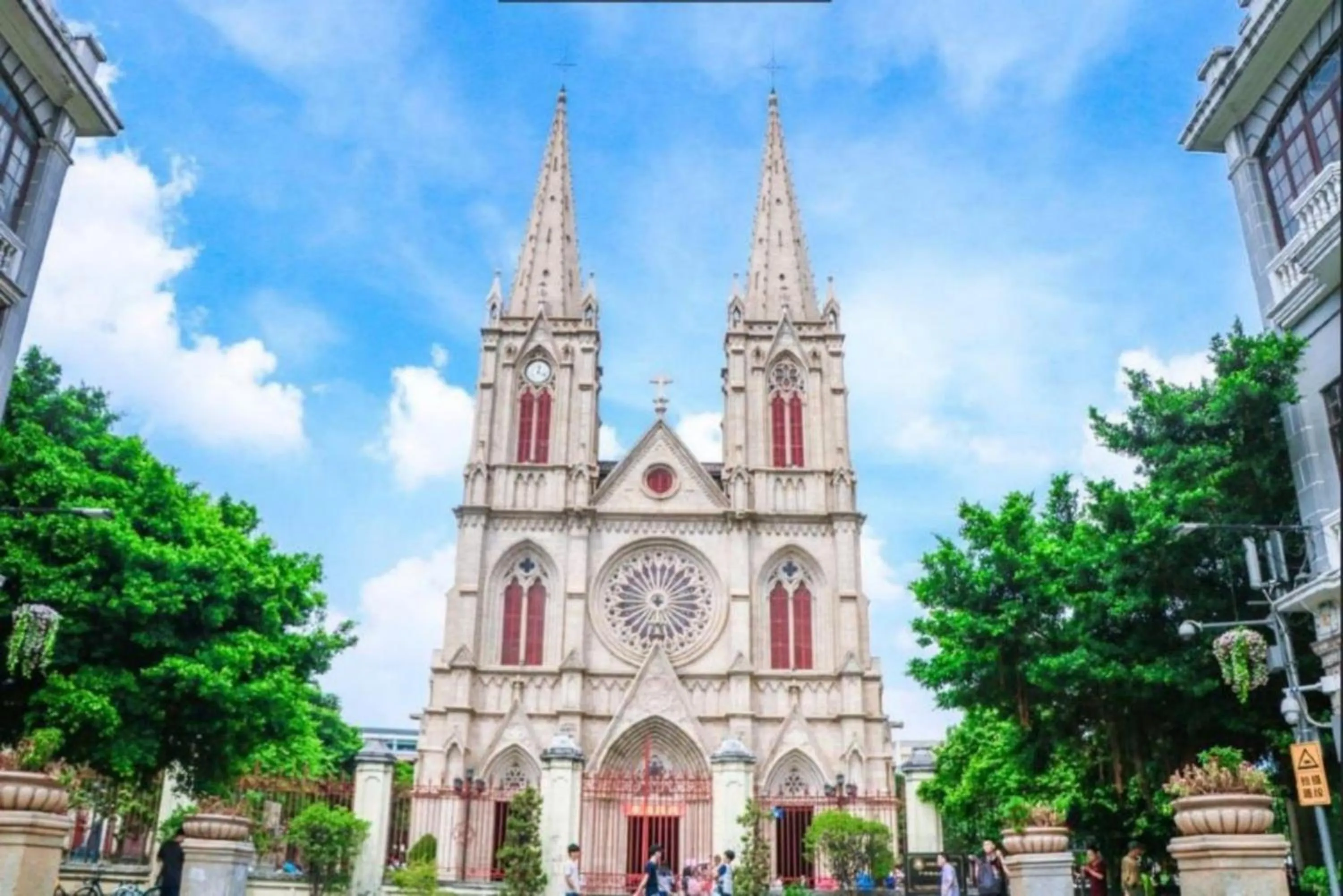 Nearby landmark in Yimimi Apartment - Guangzhou 13th Line Yide Road Metro Station