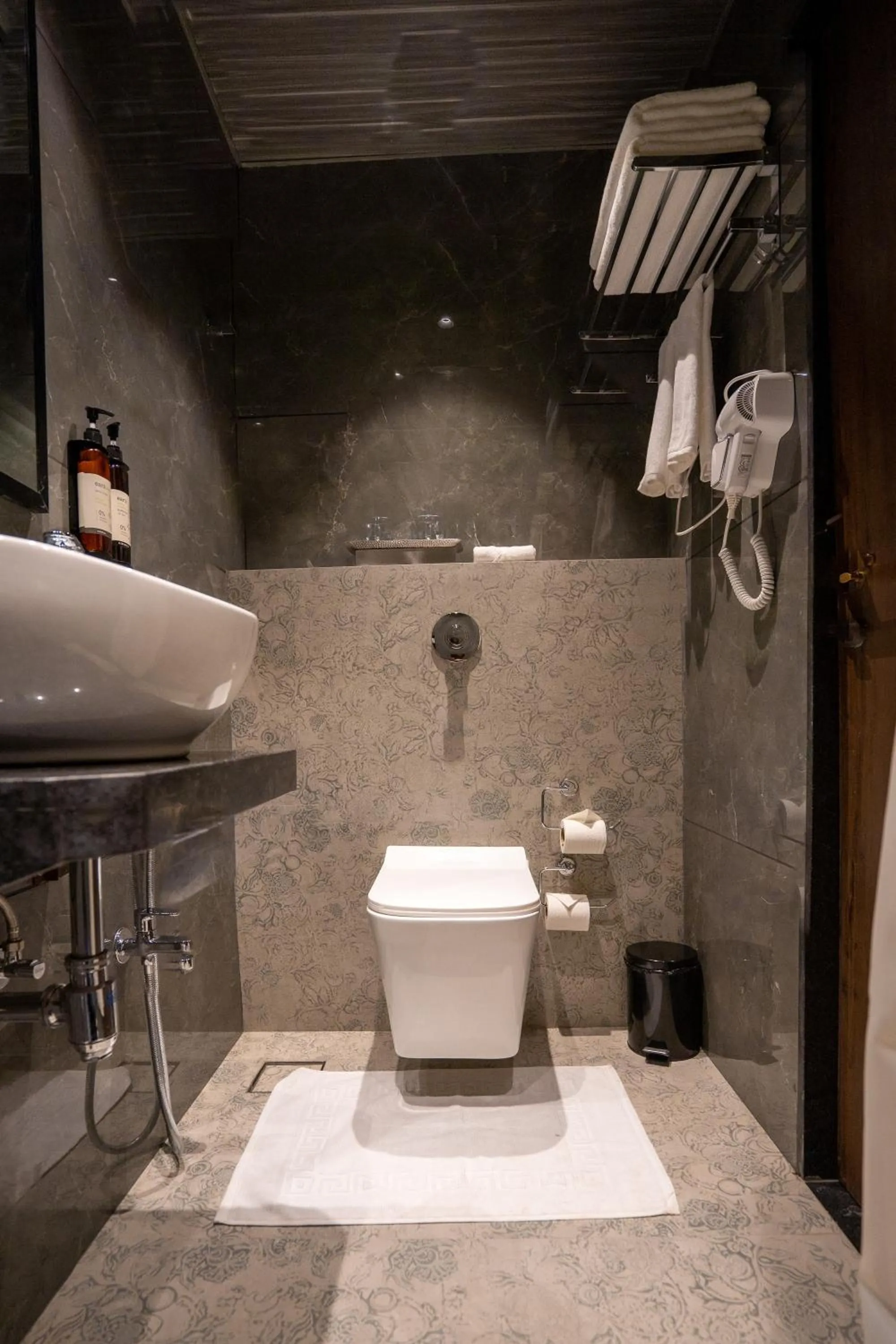 Toilet in Regenta Place Igatpuri