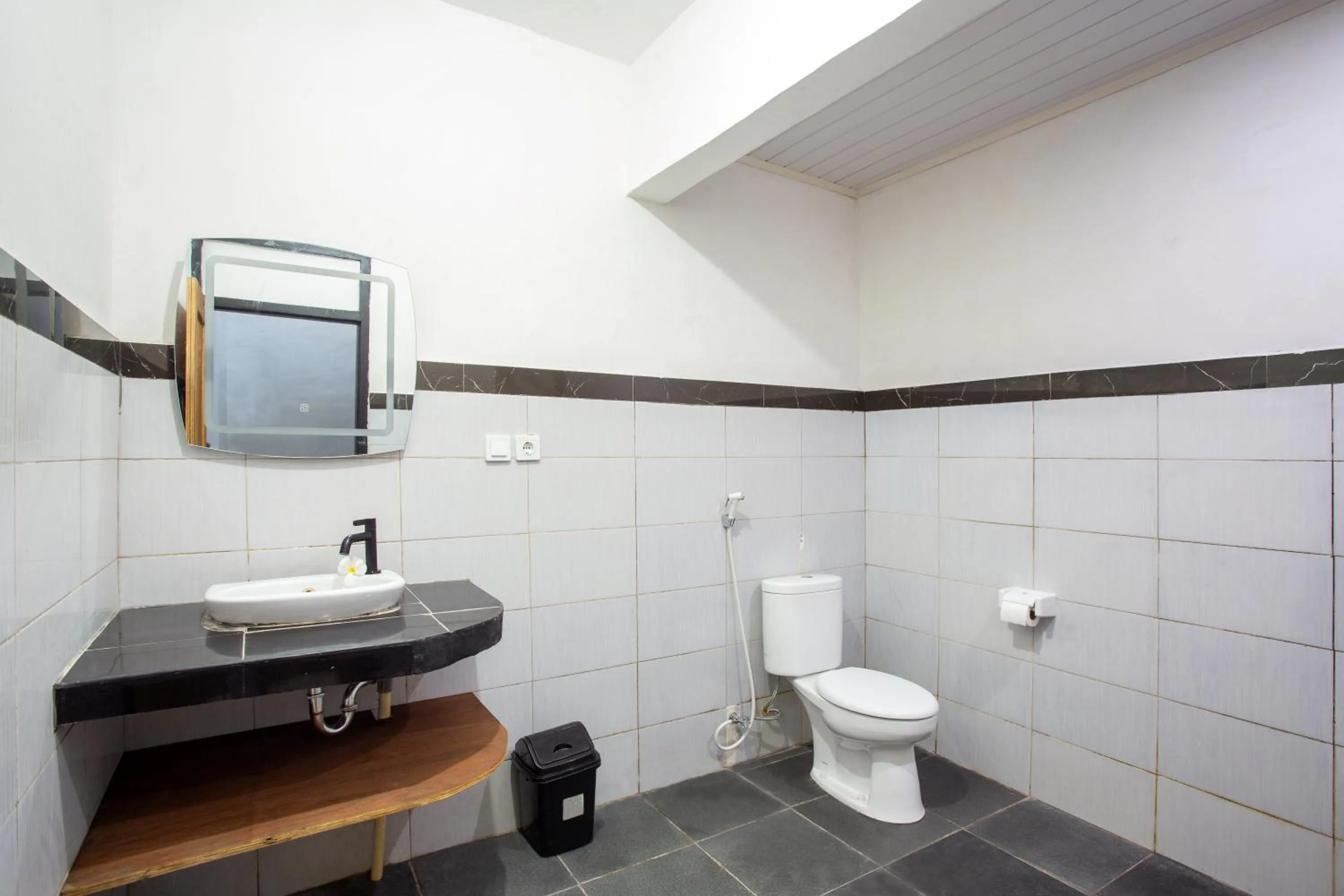 Bathroom in Creative Trawangan Stay