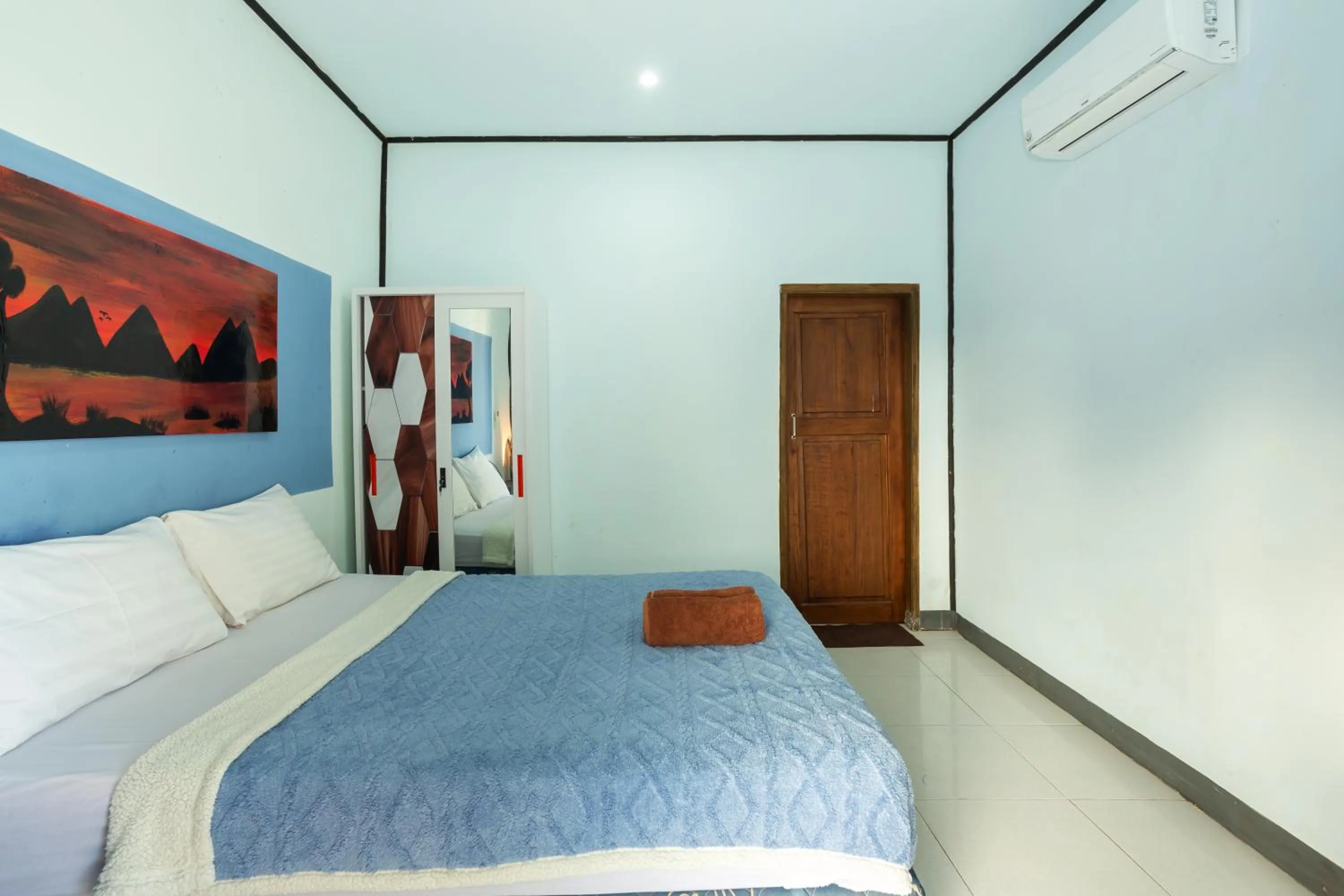 Bedroom, Bed in Creative Trawangan Stay