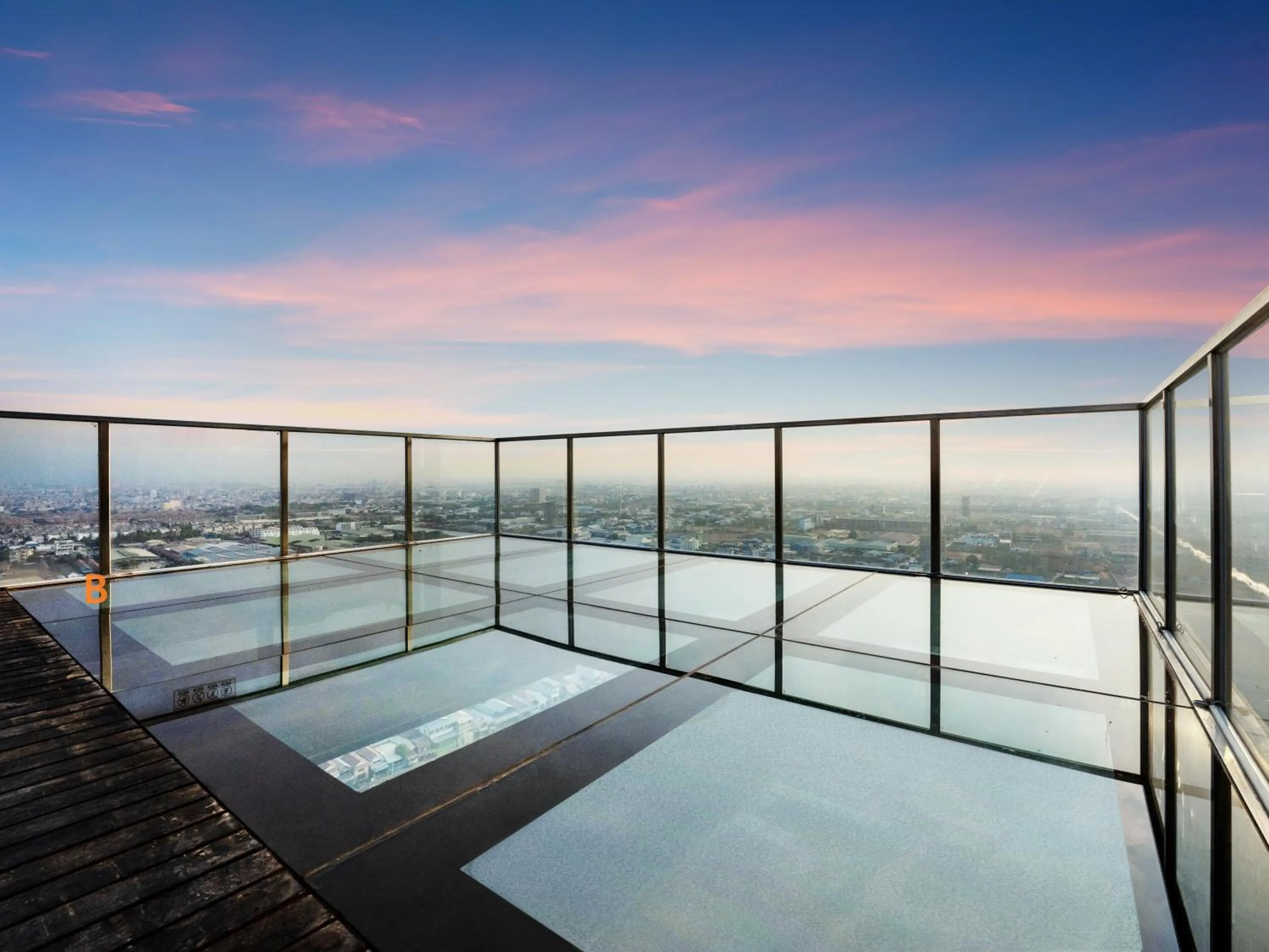 Property building in JD POLMAN Hotel