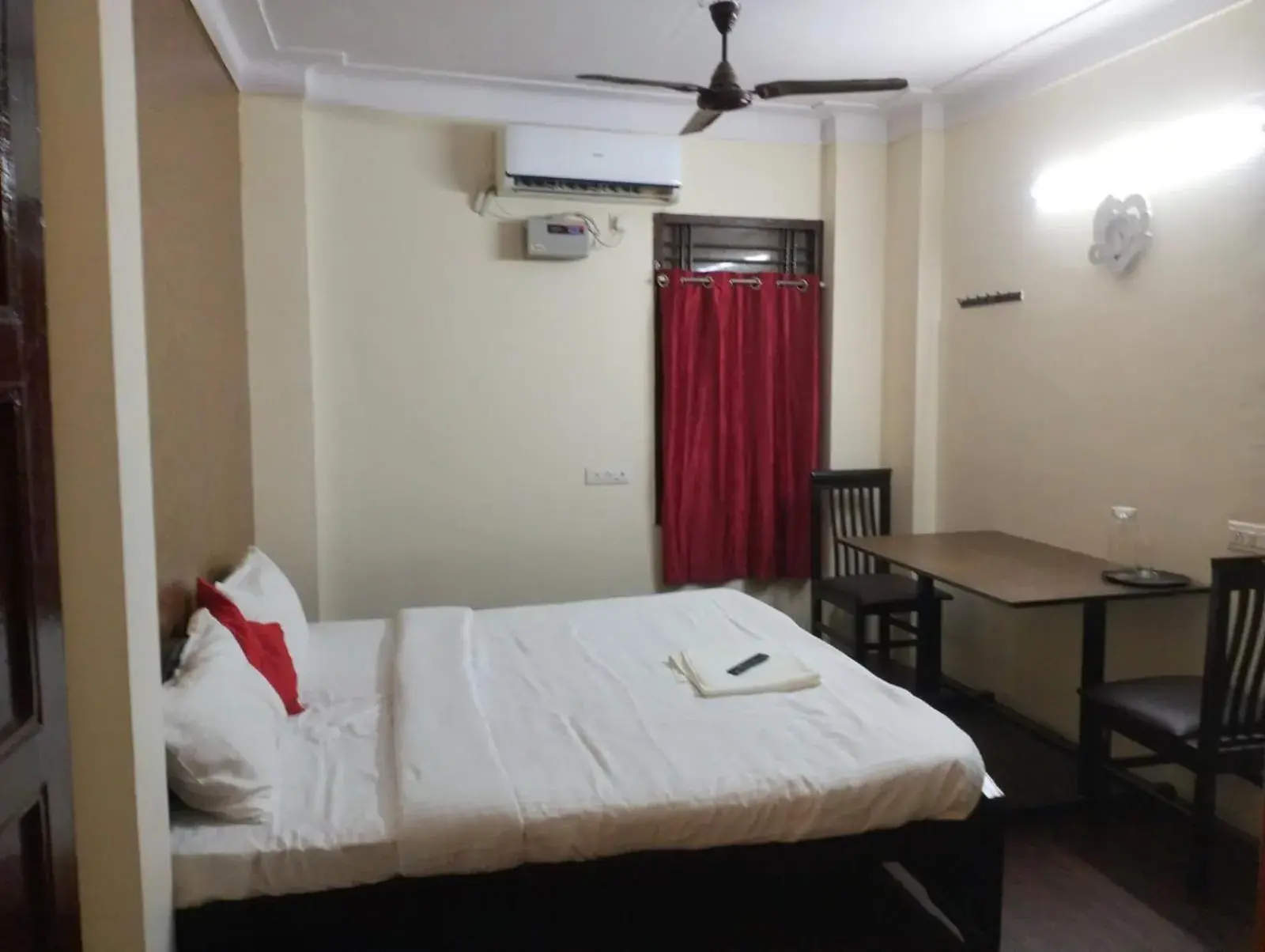 Bed in Sharma Residency Chennai Egmore Bed in Sharma Residency Chennai Egmore