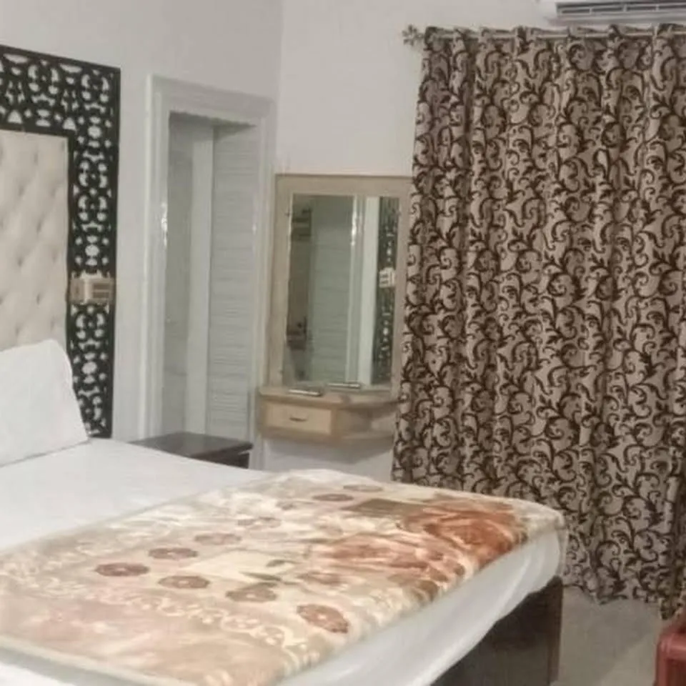 Bodla Royal Hotel